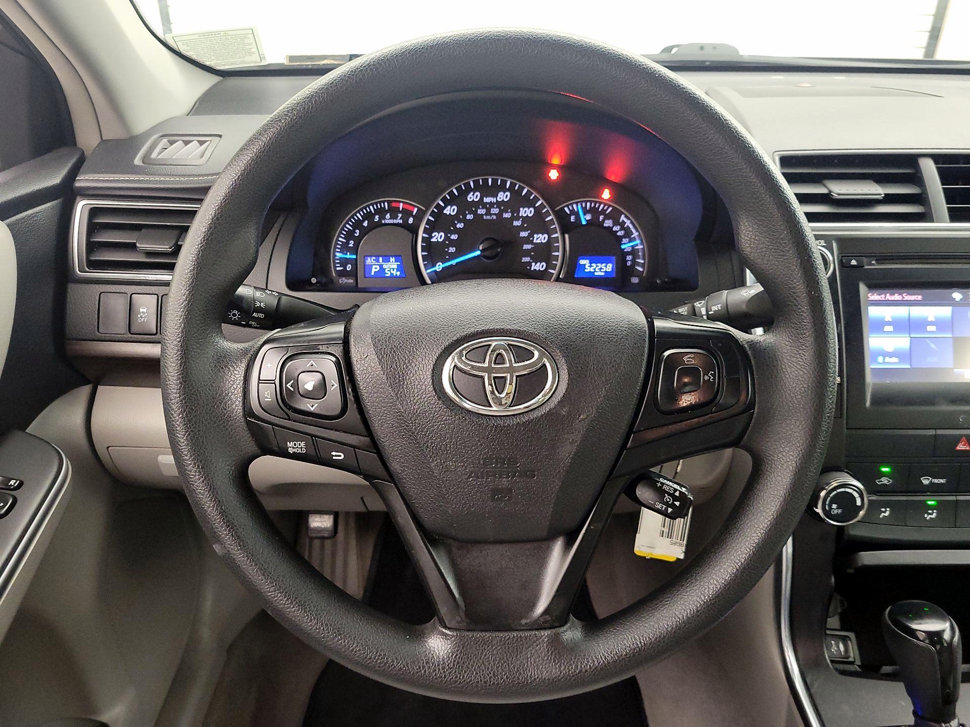 Thumbnail: 2015 Toyota Camry - 10