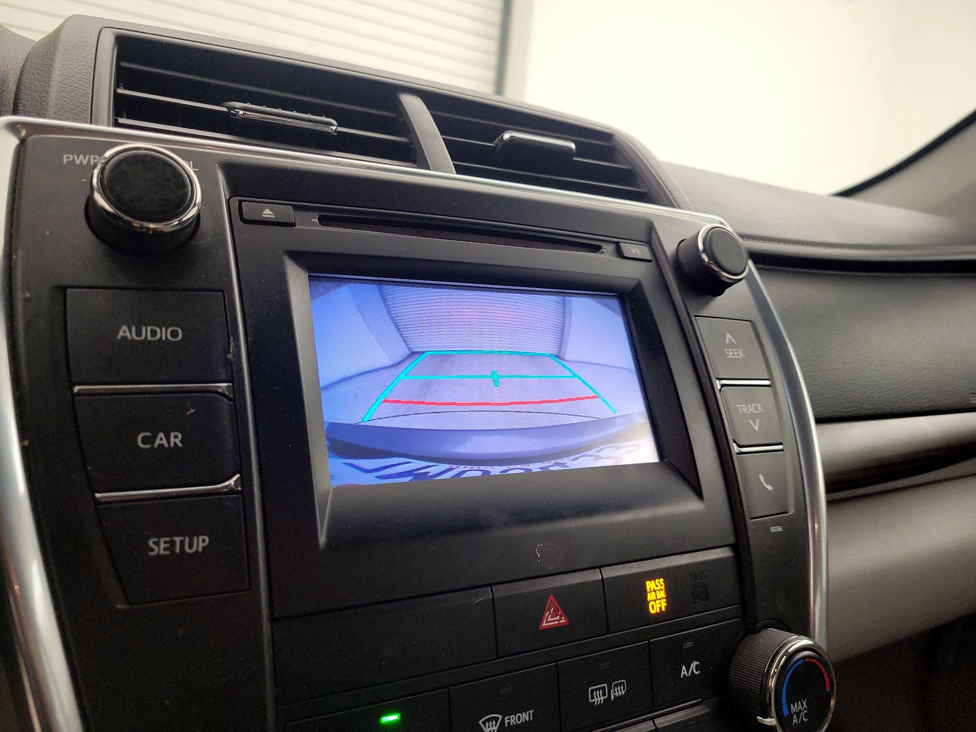 Thumbnail: 2015 Toyota Camry - 14