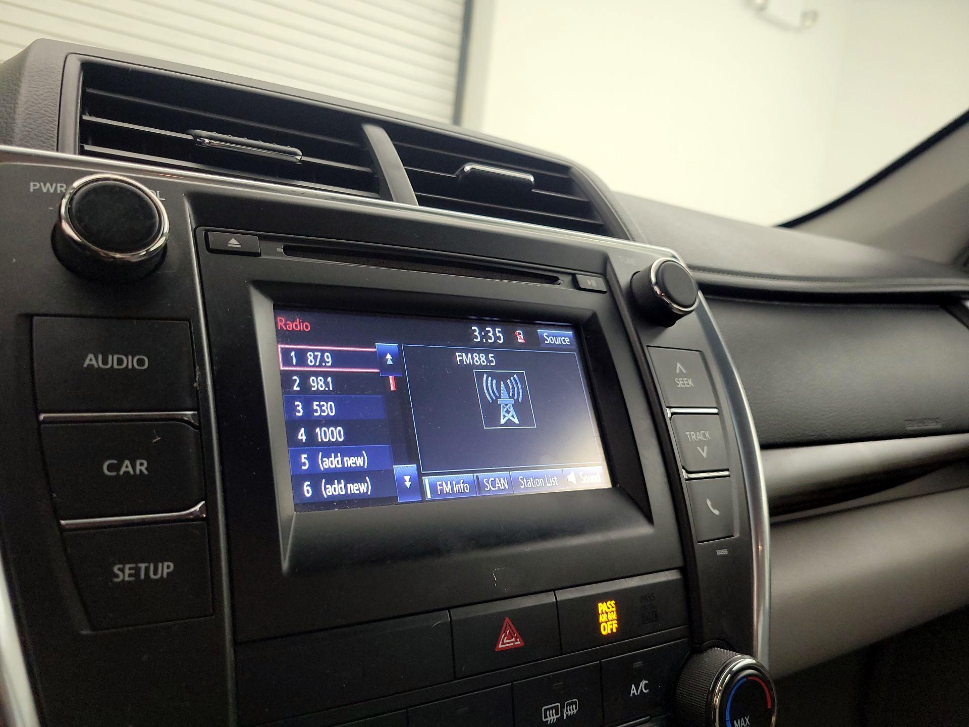 Thumbnail: 2015 Toyota Camry - 15