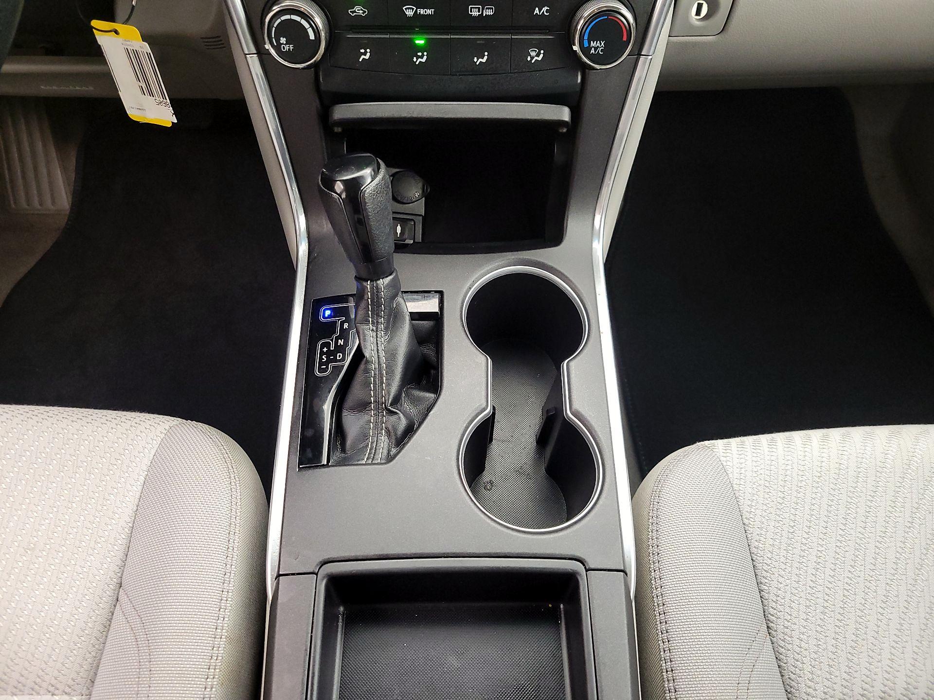 Thumbnail: 2015 Toyota Camry - 17