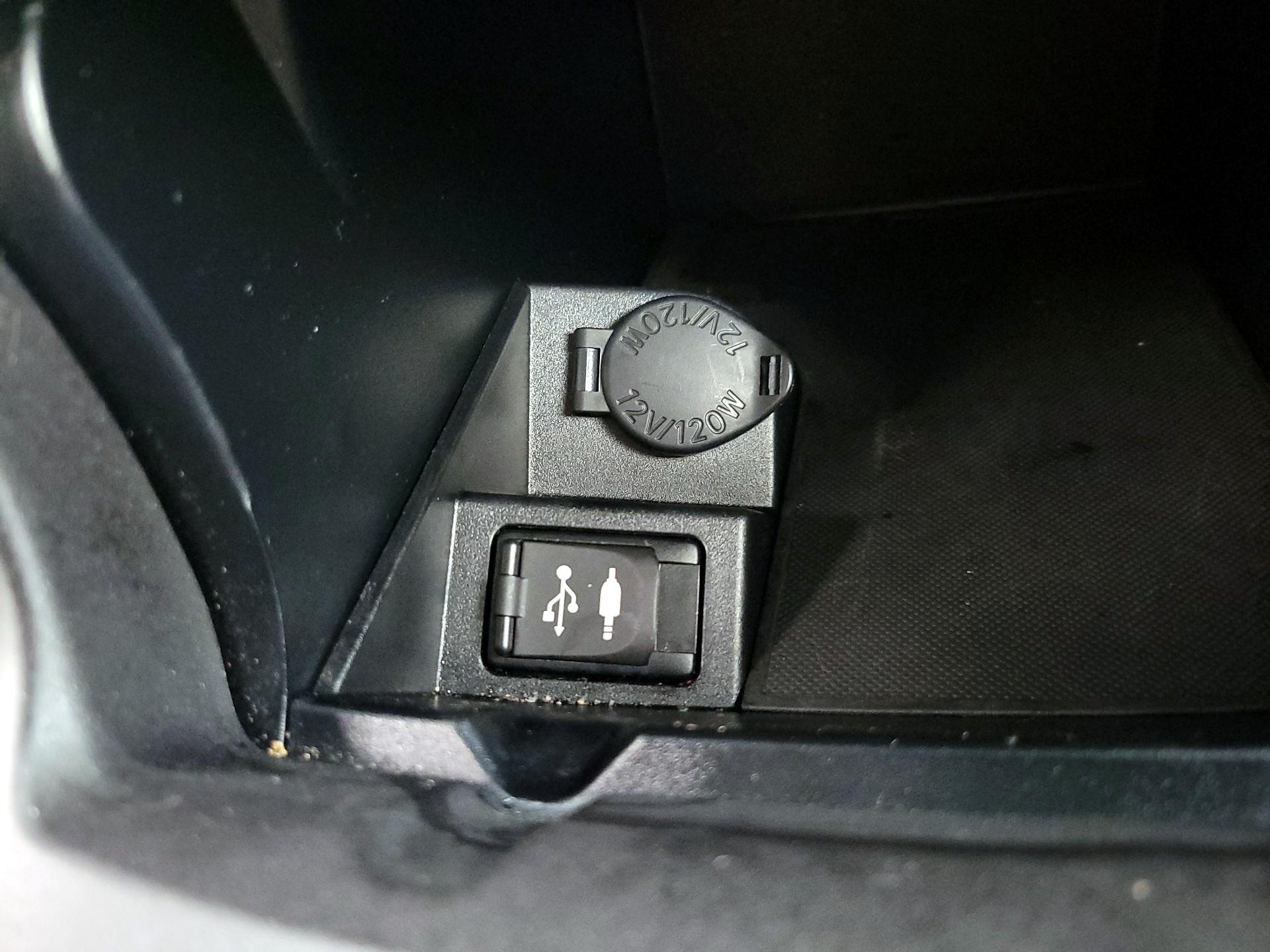 Thumbnail: 2015 Toyota Camry - 18