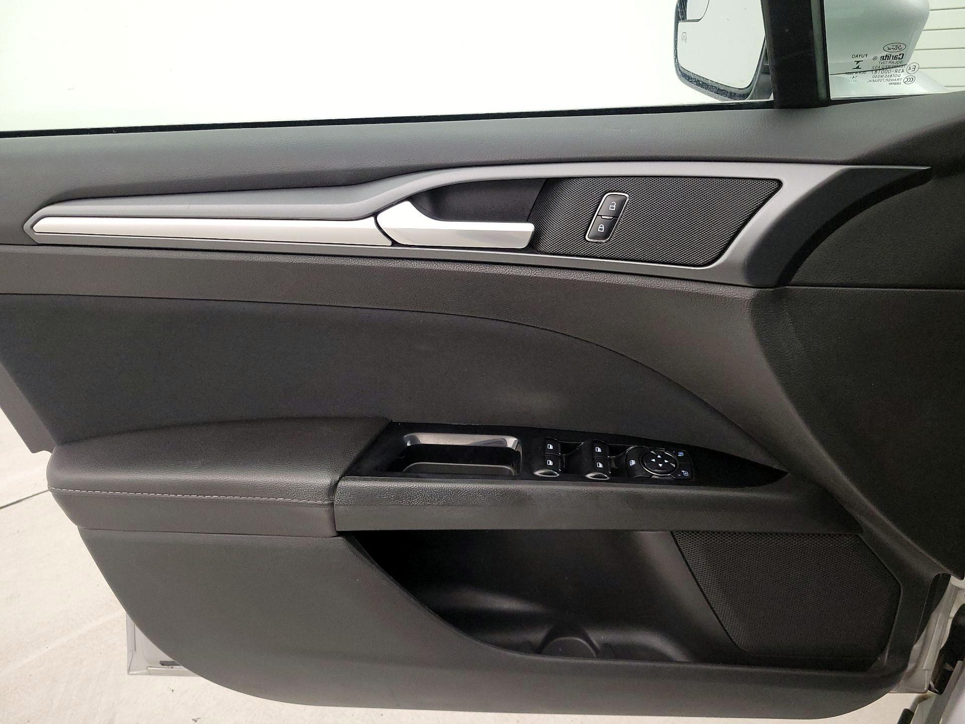 Thumbnail: 2015 Ford Fusion - 12