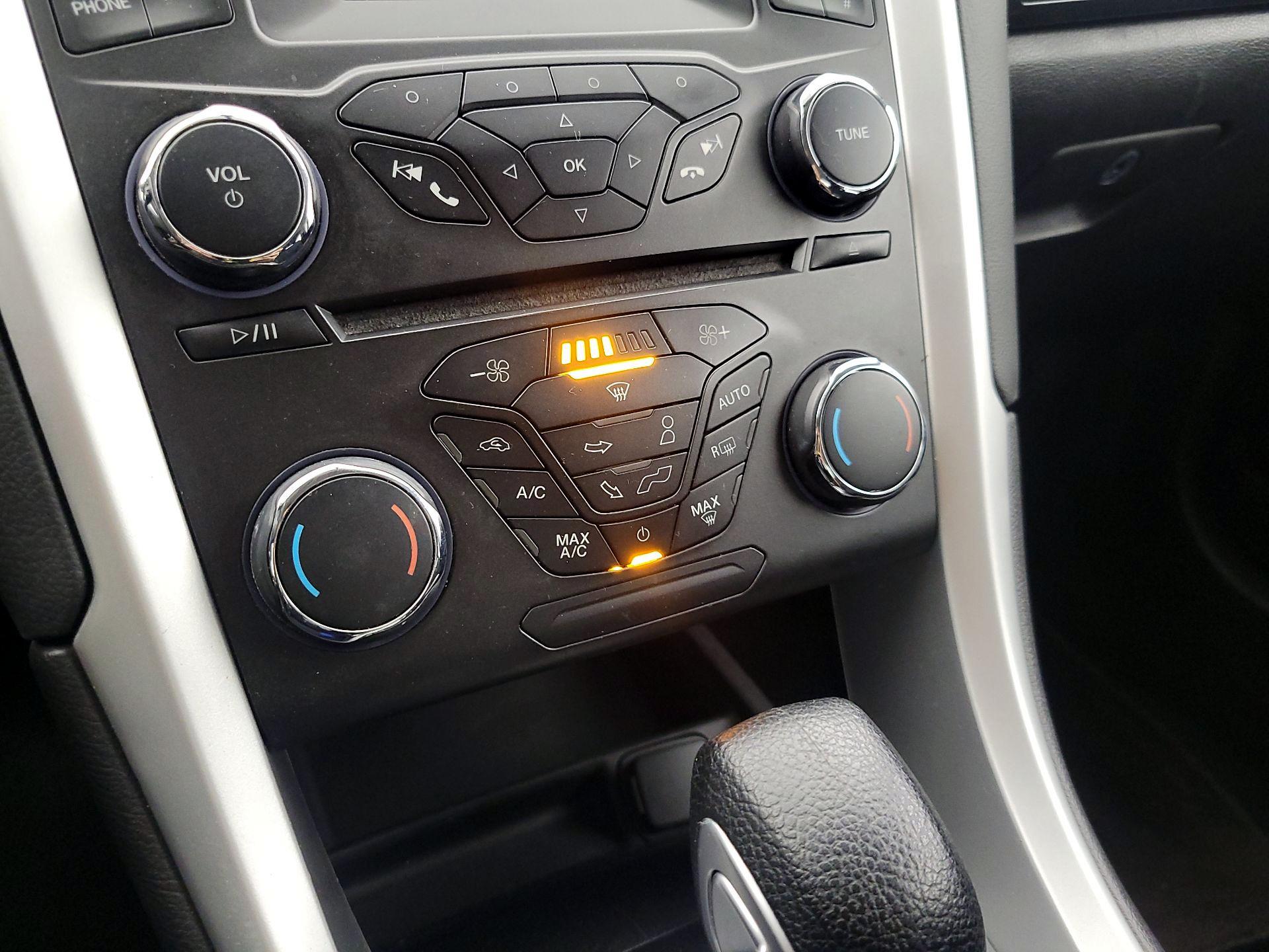 Thumbnail: 2015 Ford Fusion - 16