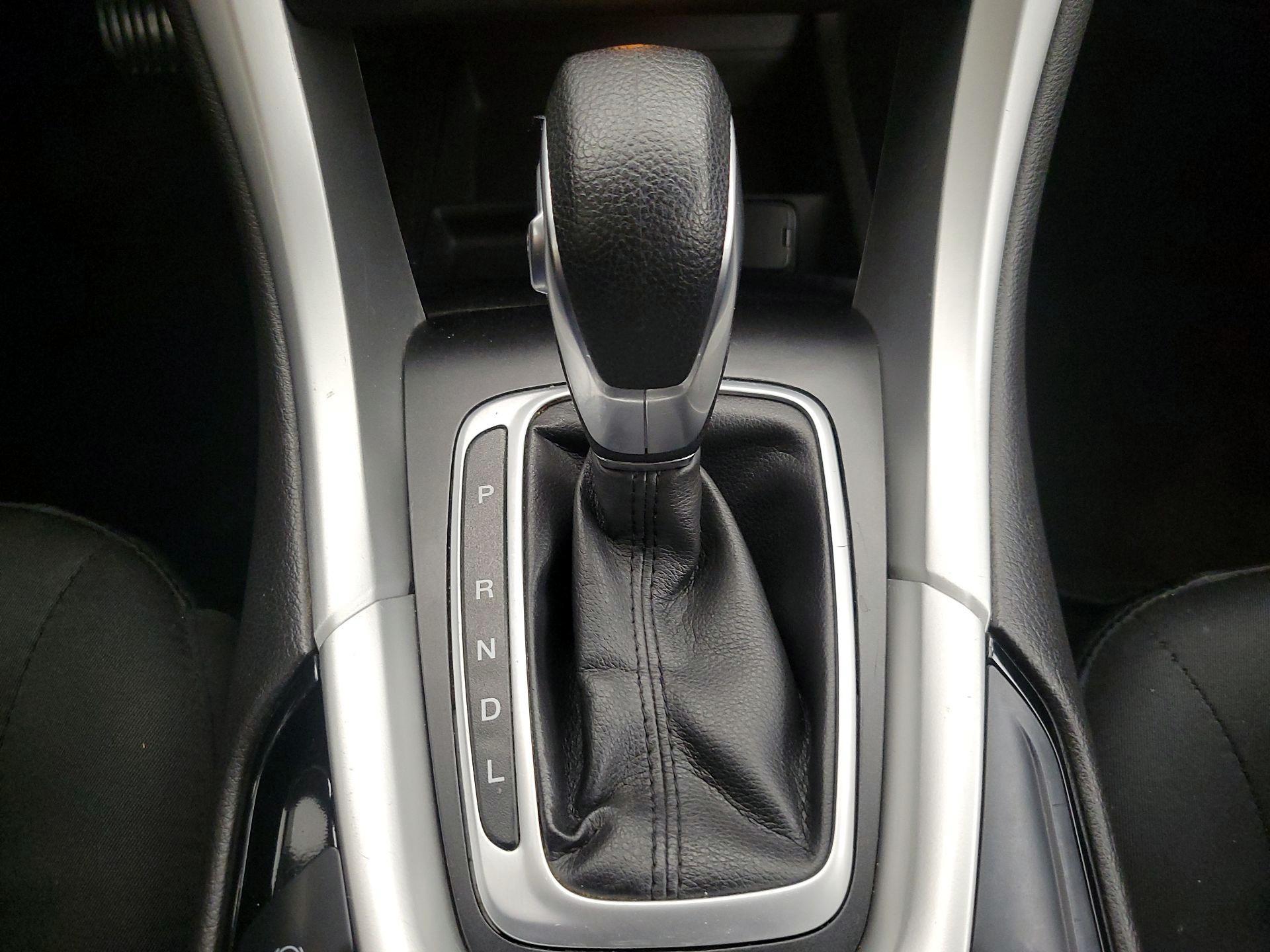 Thumbnail: 2015 Ford Fusion - 17