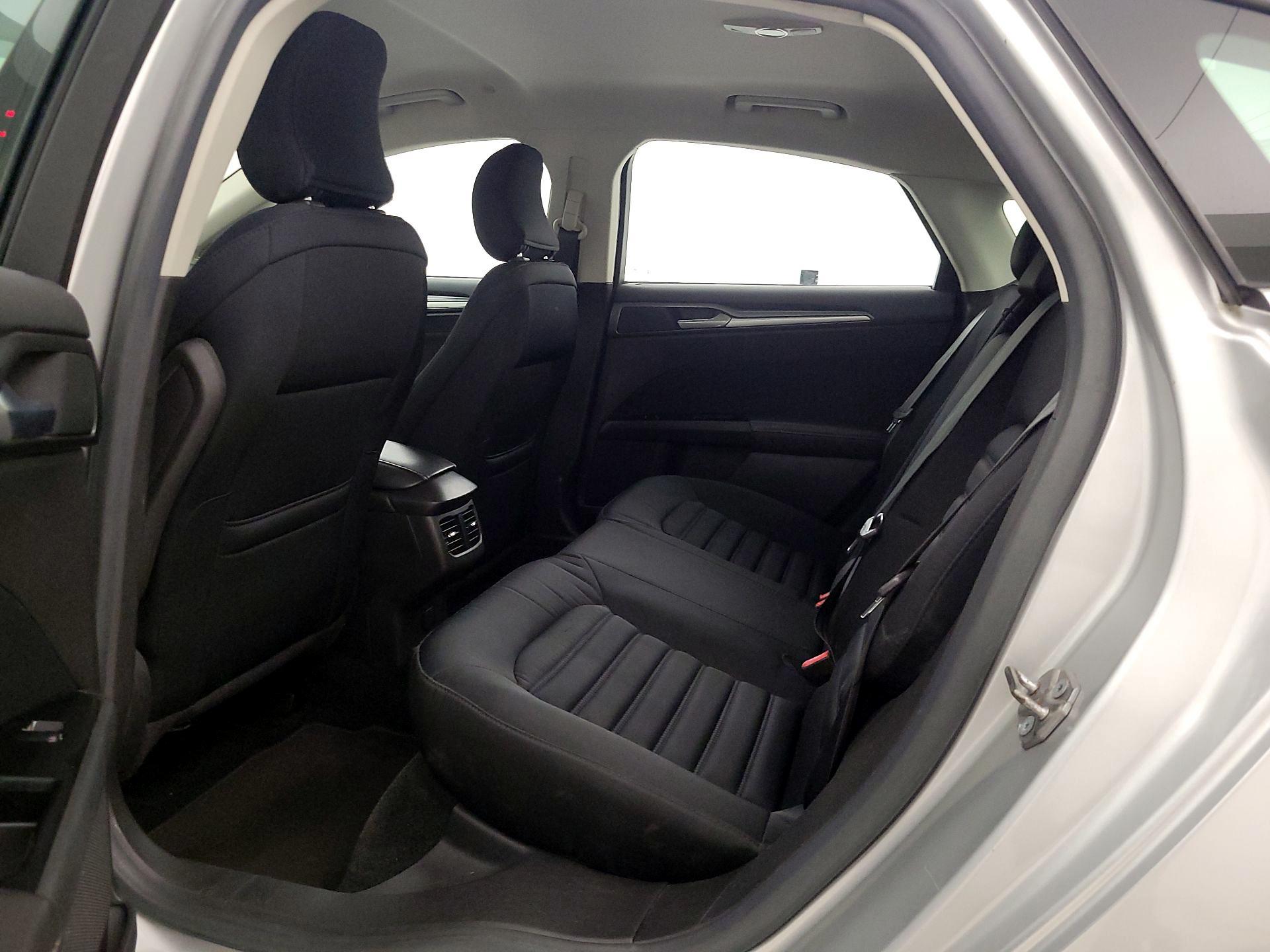 Thumbnail: 2015 Ford Fusion - 19