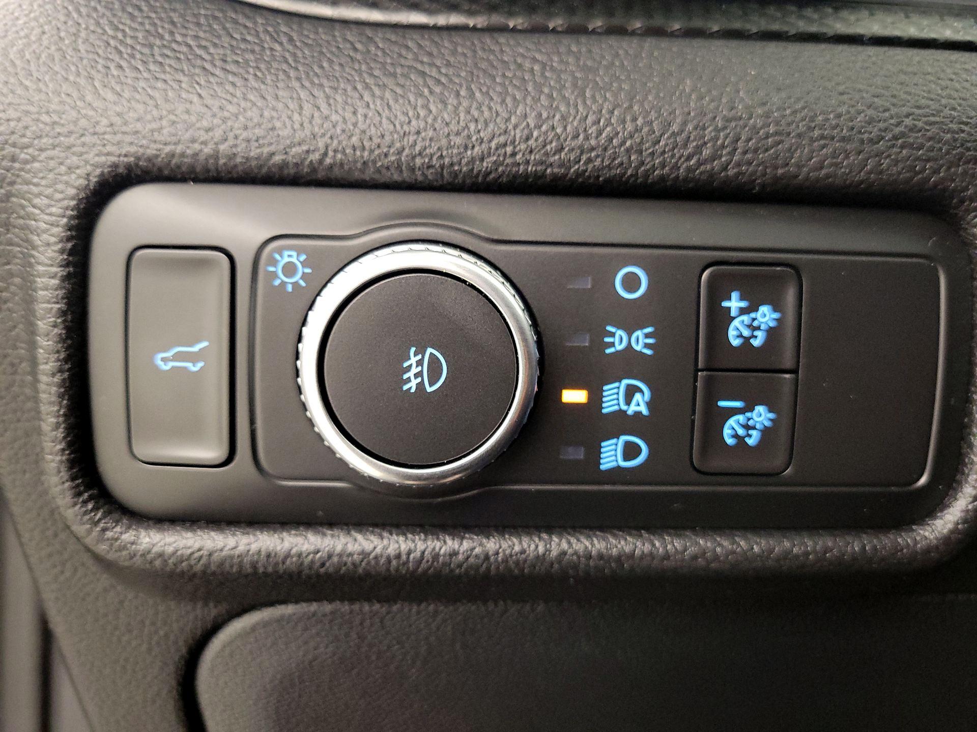 Thumbnail: 2020 Ford Explorer - 13