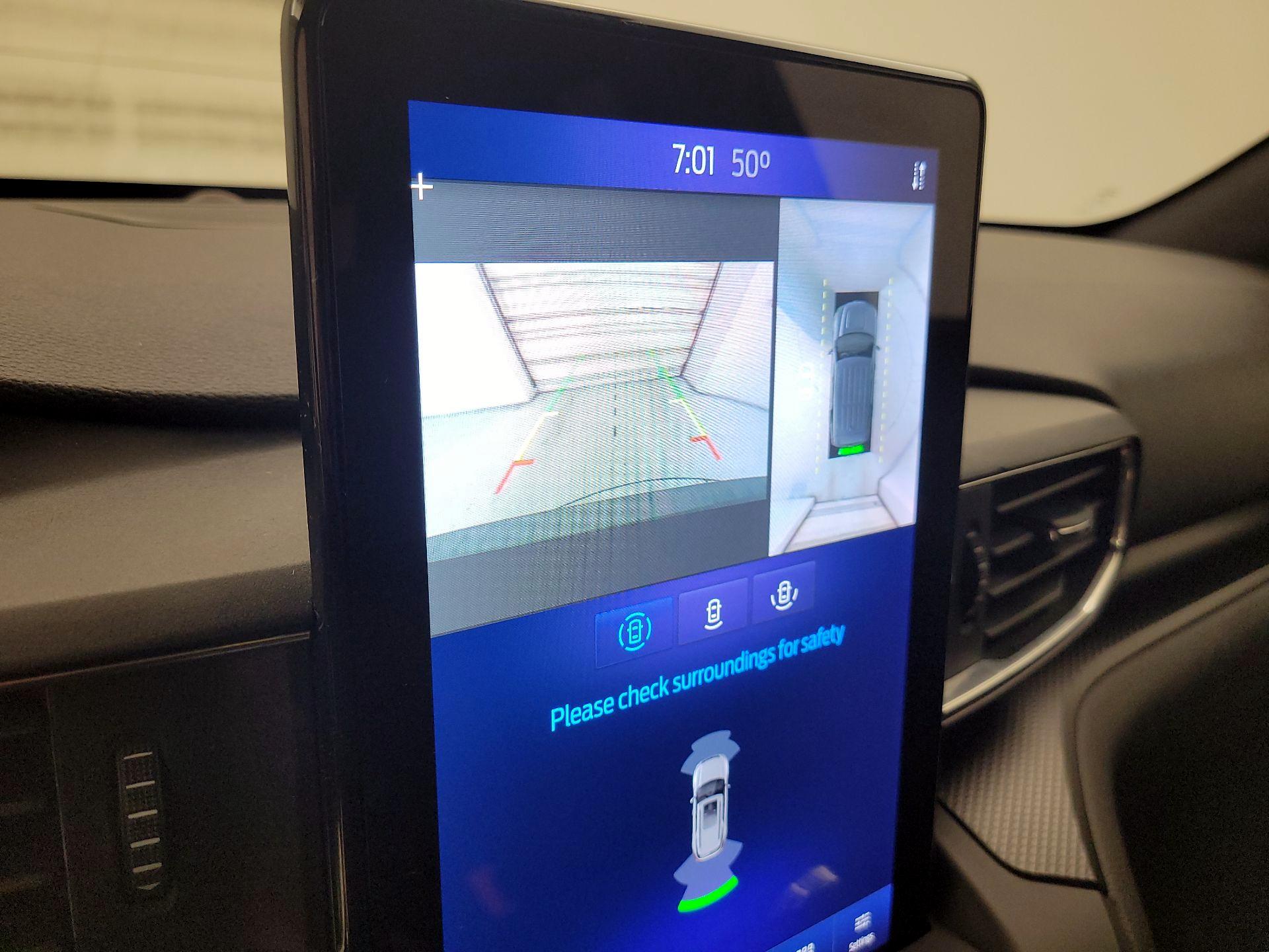 Thumbnail: 2020 Ford Explorer - 15