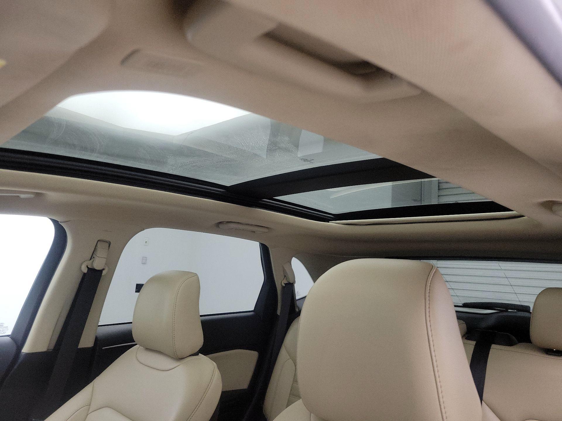 Thumbnail: 2021 Ford Edge - 20