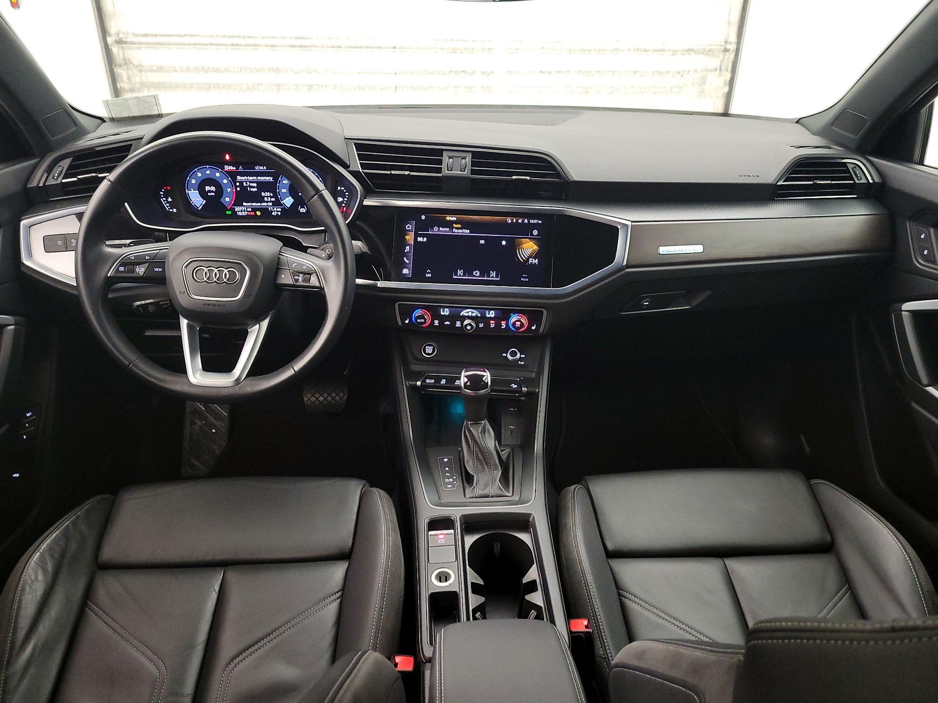 Thumbnail: 2023 Audi Q3 - 9