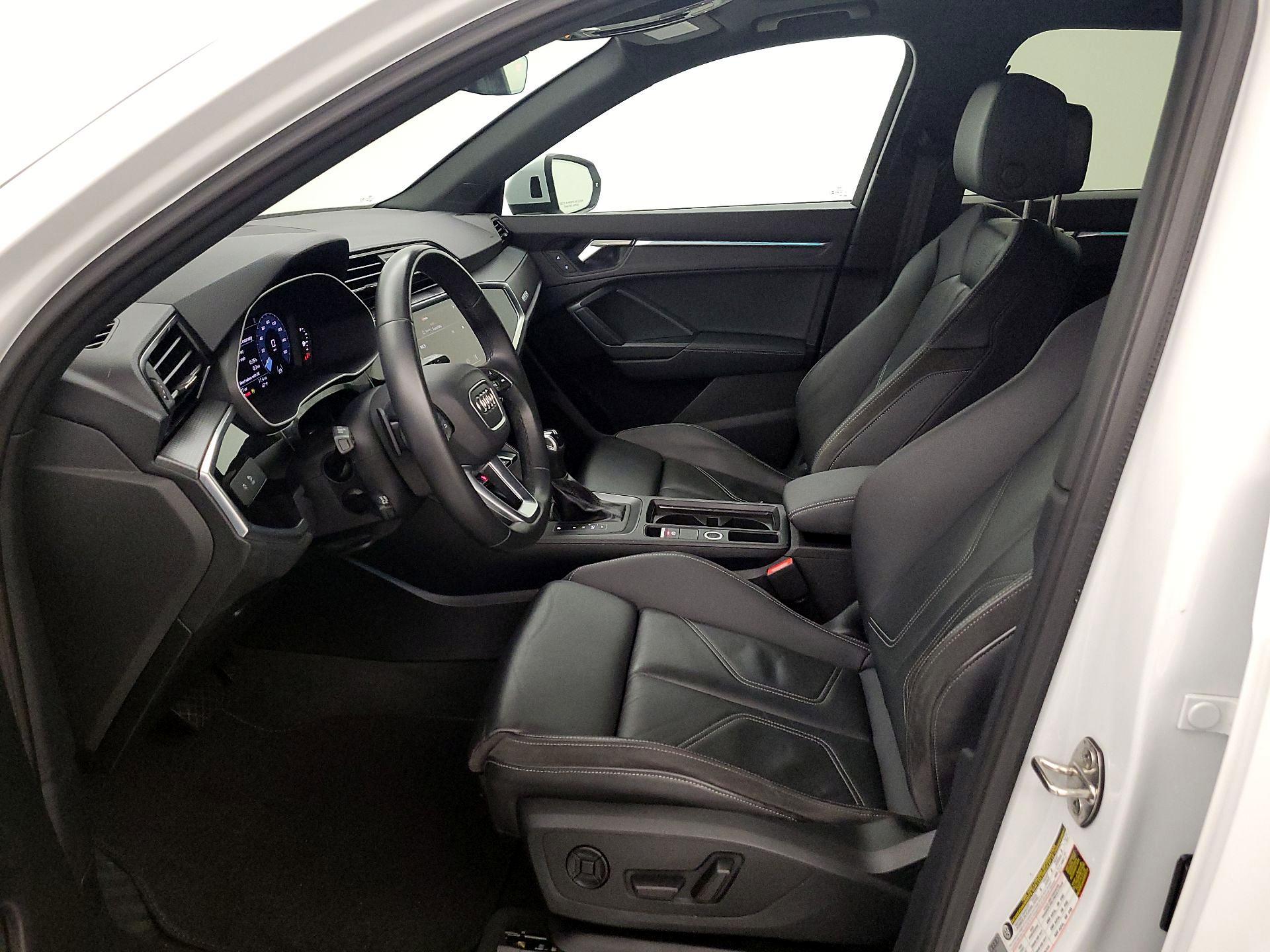 Thumbnail: 2023 Audi Q3 - 11