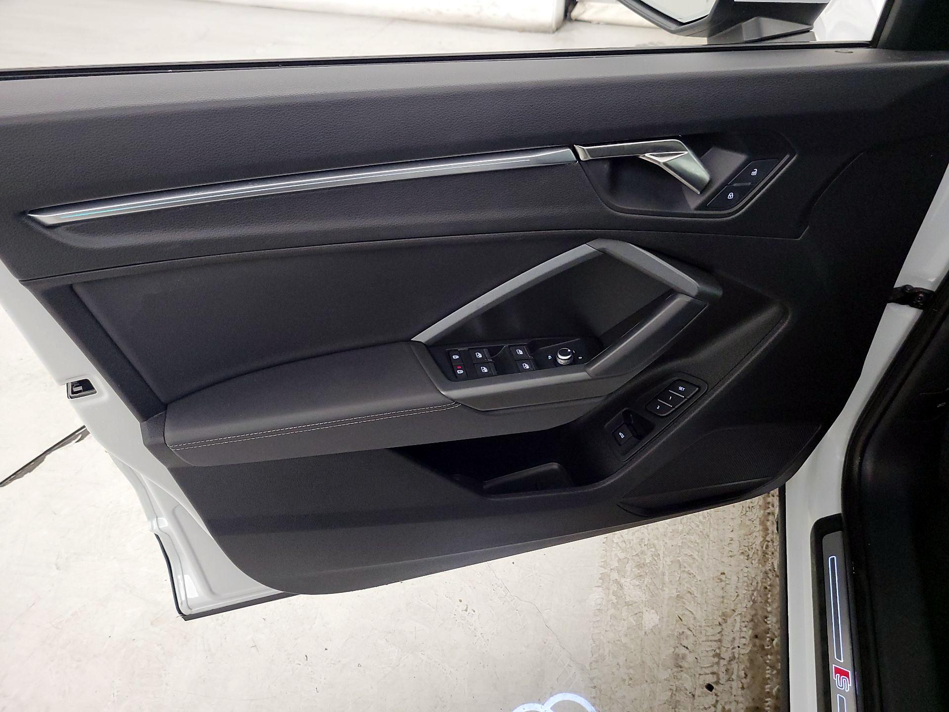 Thumbnail: 2023 Audi Q3 - 12