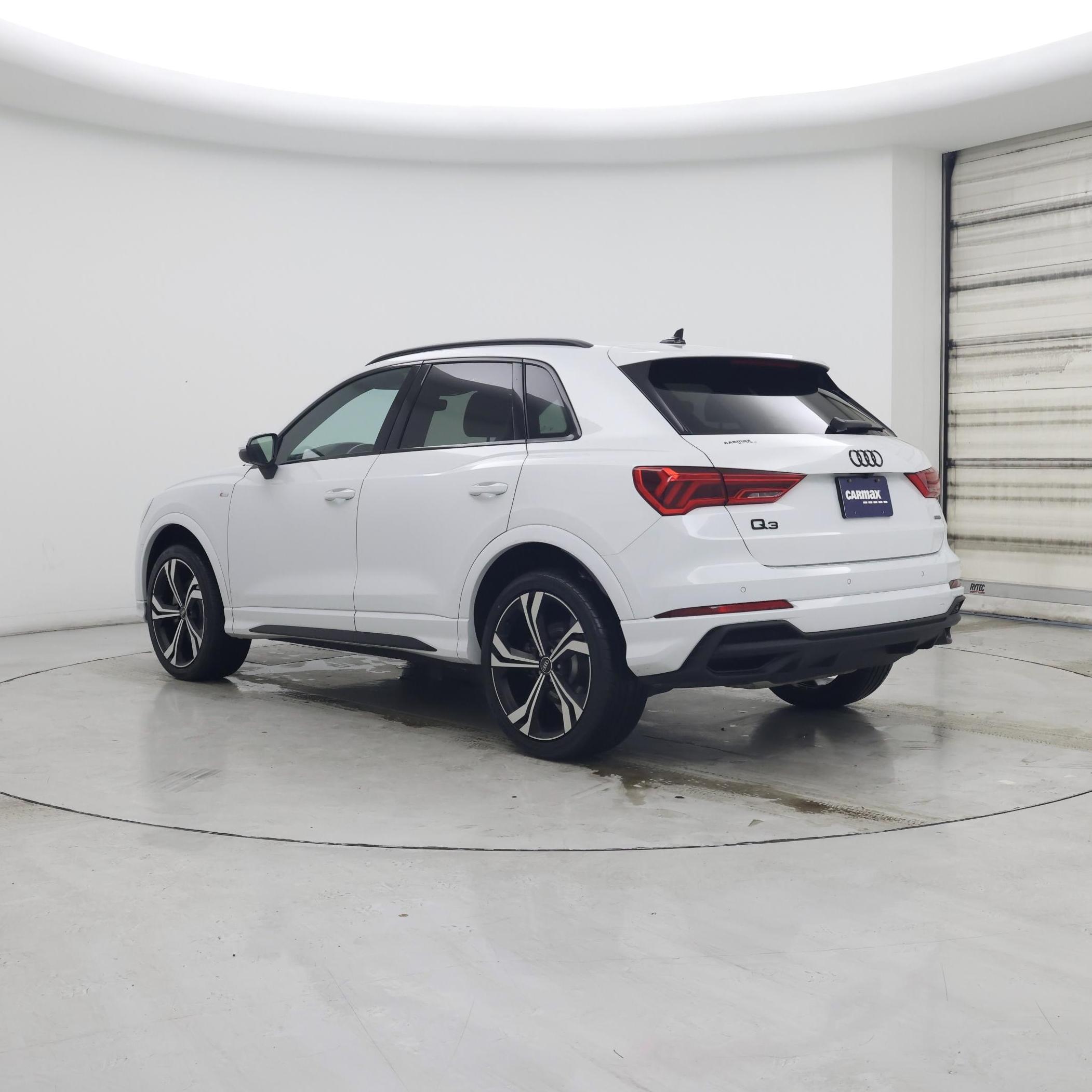 Thumbnail: 2023 Audi Q3 - 2