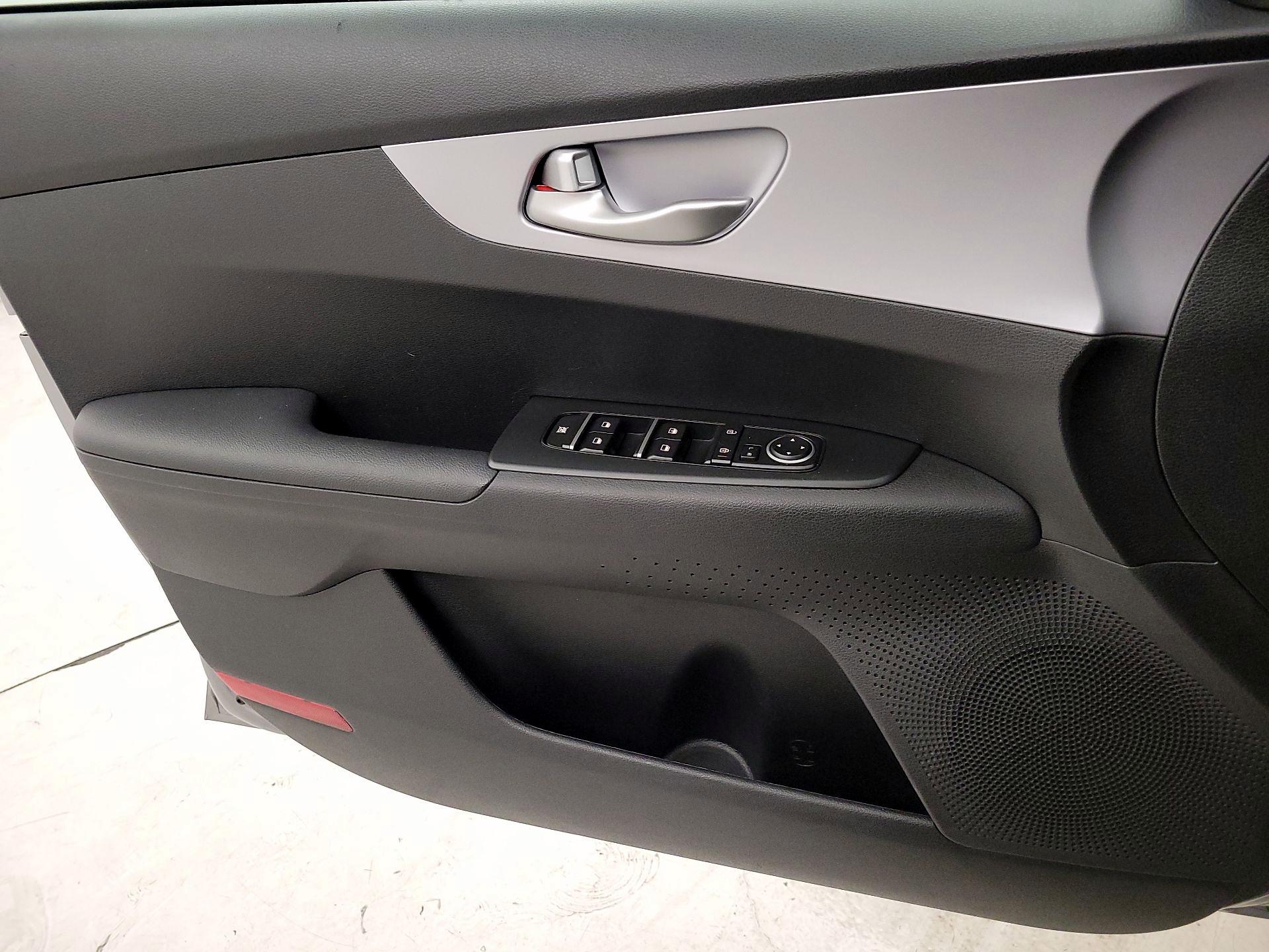 Thumbnail: 2024 Kia Forte - 12