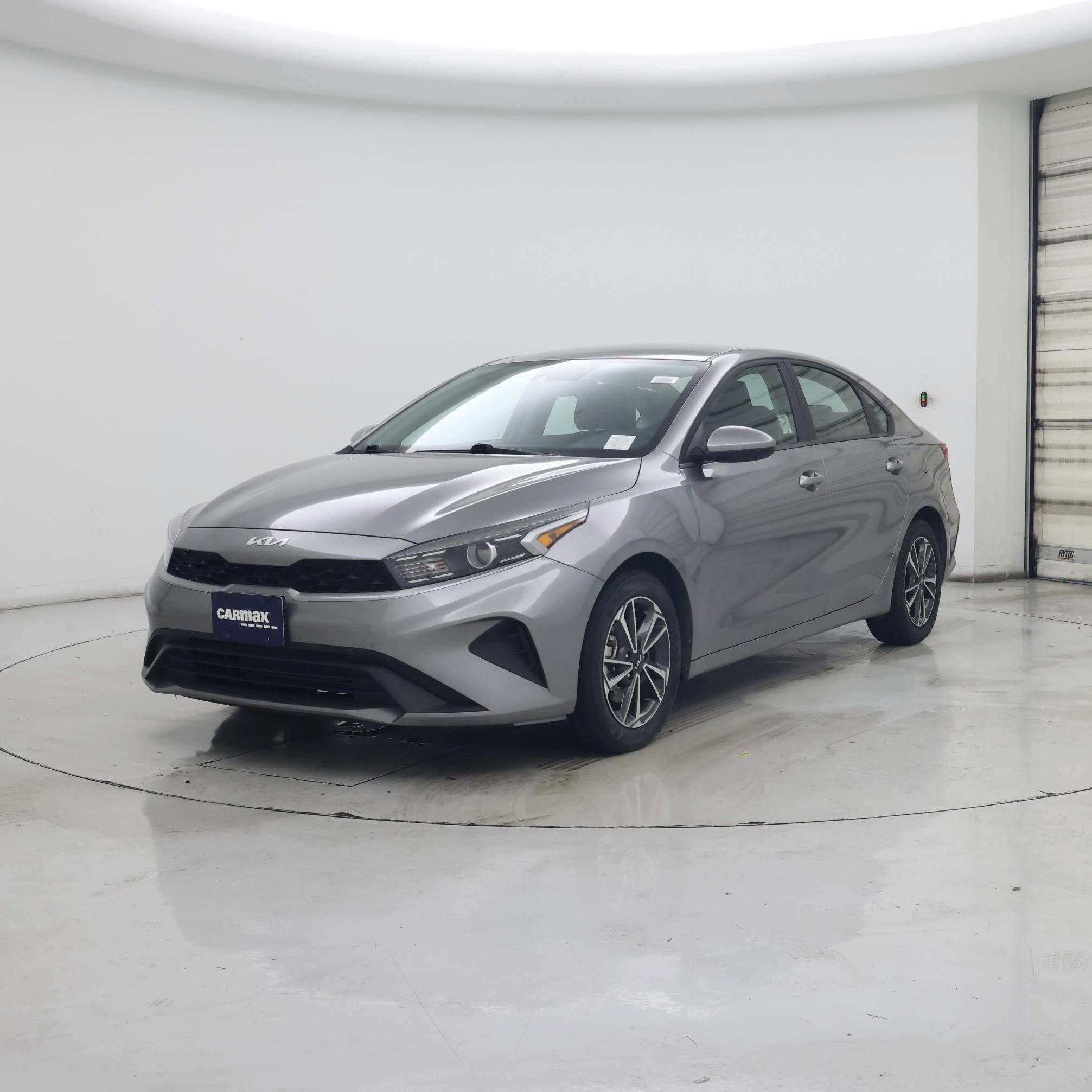 Thumbnail: 2024 Kia Forte - 4