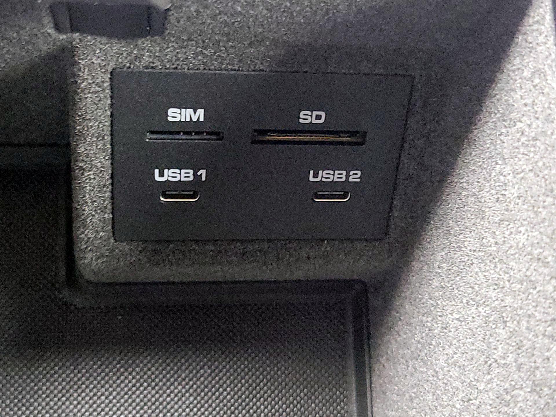 Thumbnail: 2021 Porsche Macan - 19