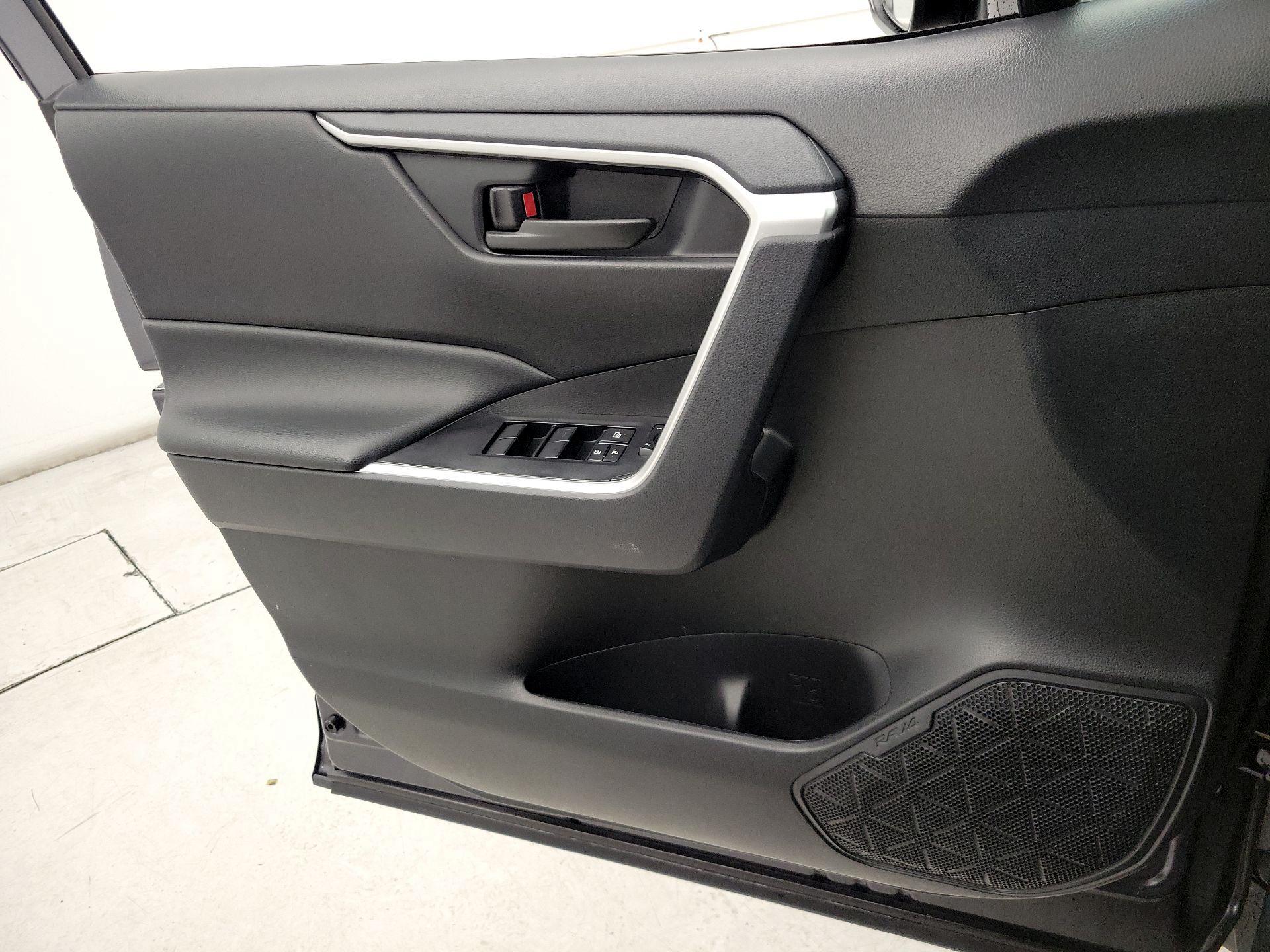 Thumbnail: 2024 Toyota RAV4 - 12