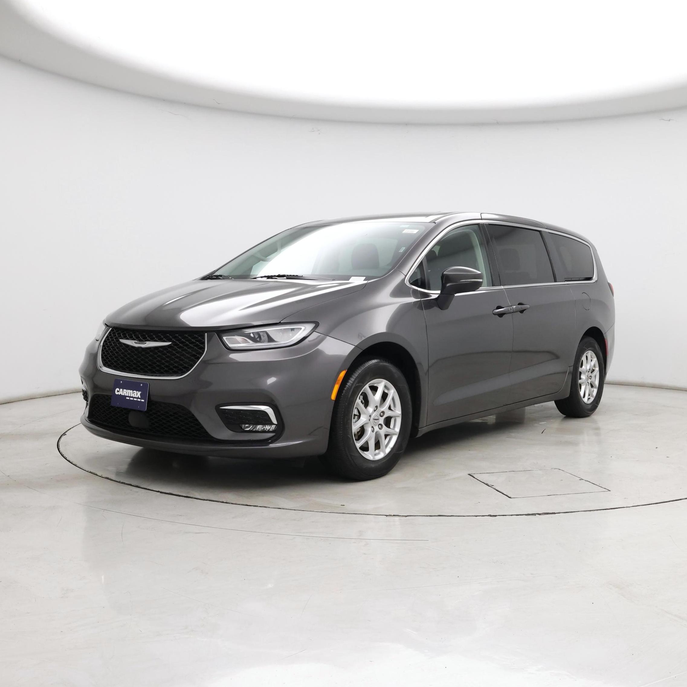 Thumbnail: 2023 Chrysler Pacifica - 4