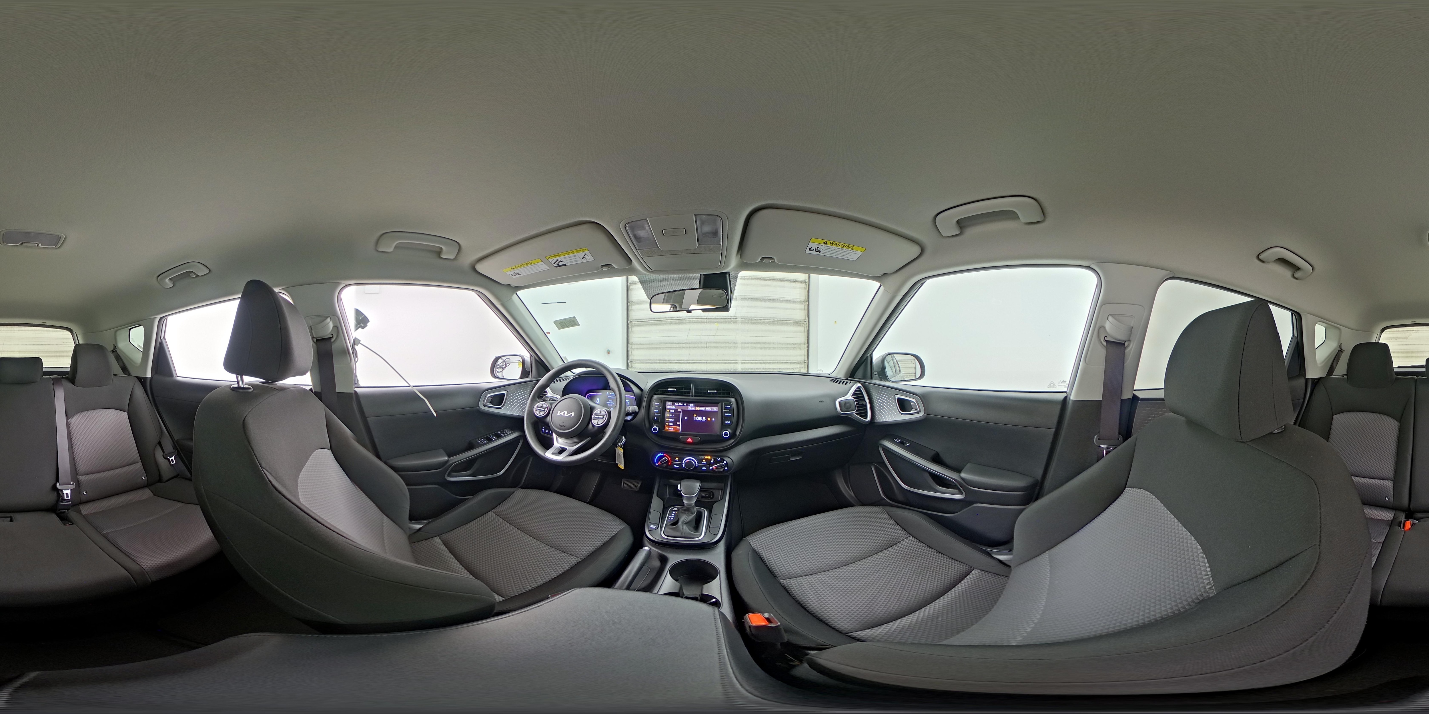 2024 Kia Soul LX - Photo 24