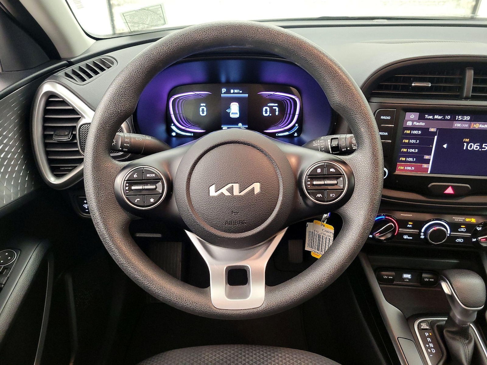 2024 Kia Soul LX - Photo 11