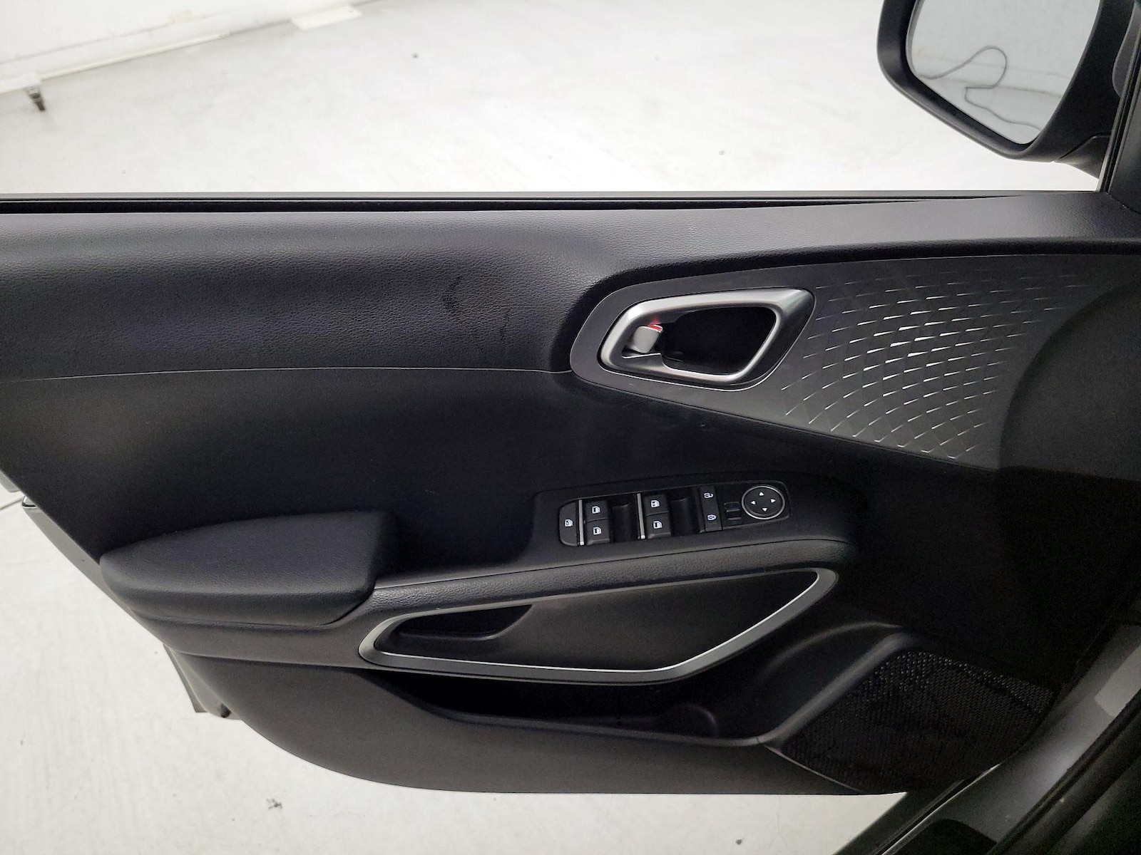 2024 Kia Soul LX - Photo 13