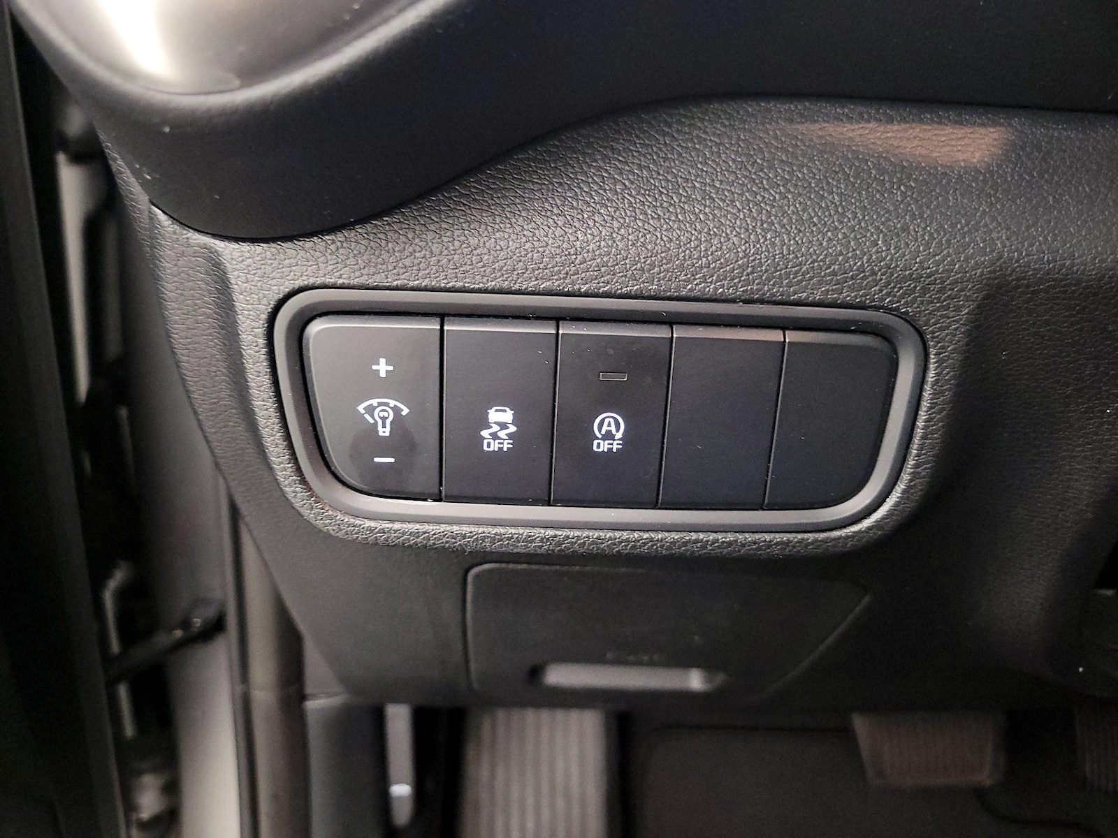 2024 Kia Soul LX - Photo 14