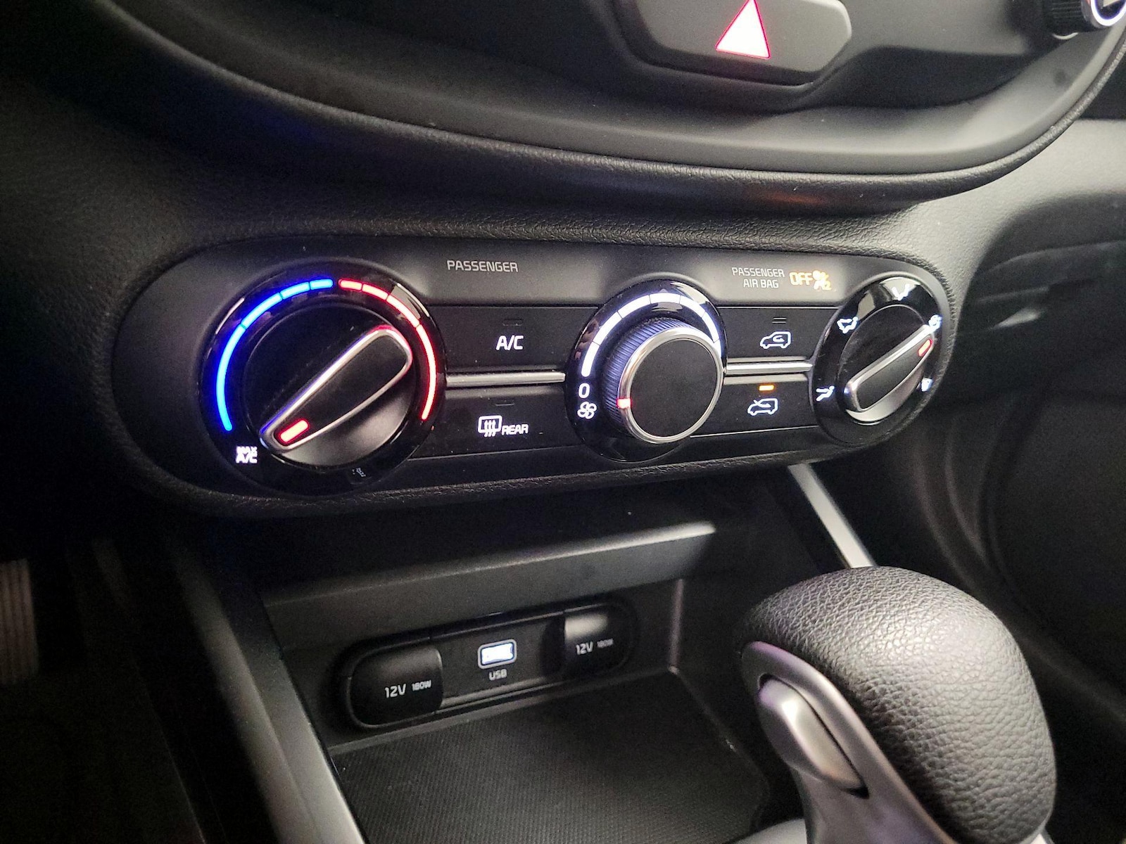 2024 Kia Soul LX - Photo 17