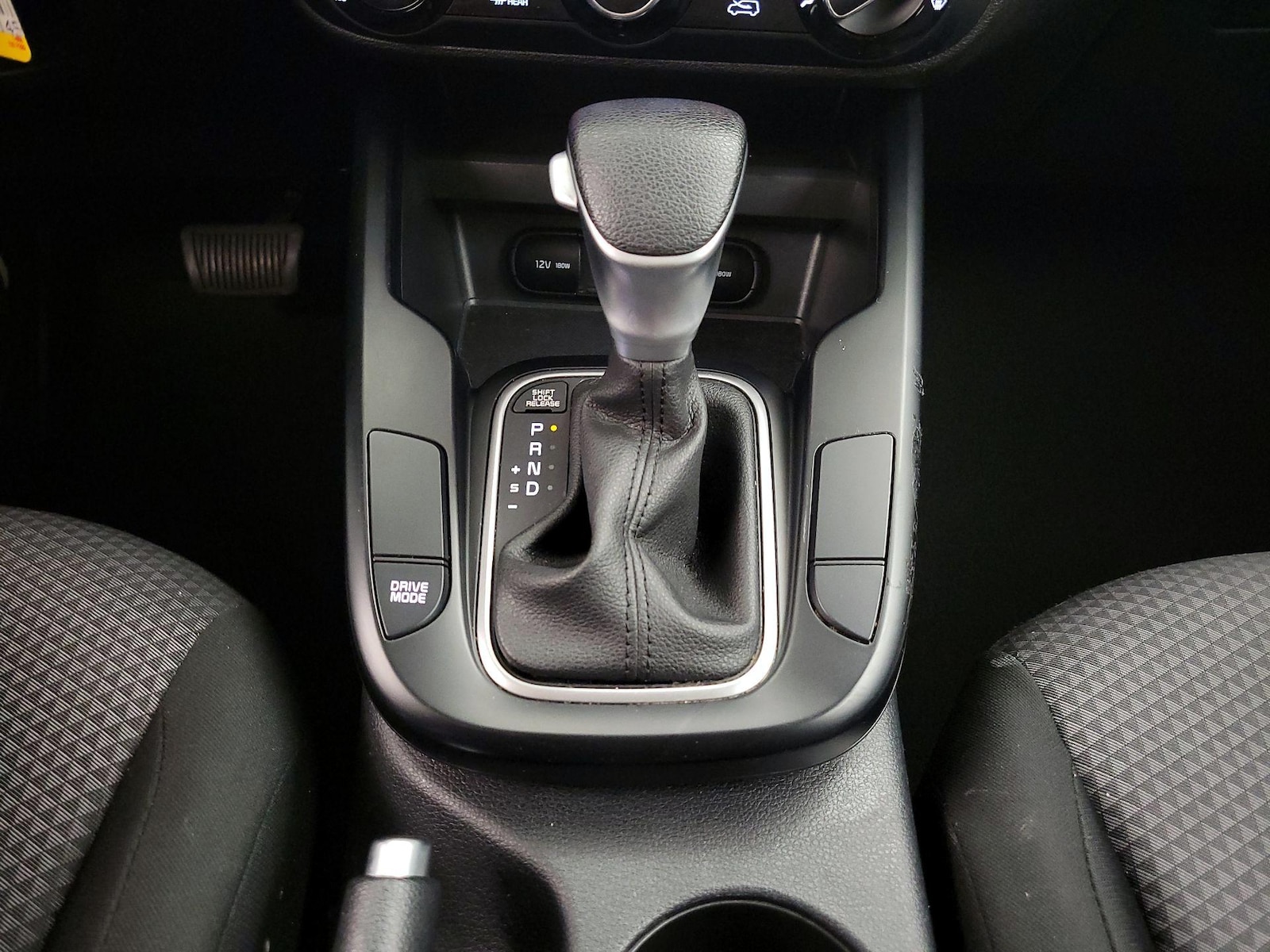 2024 Kia Soul LX - Photo 18