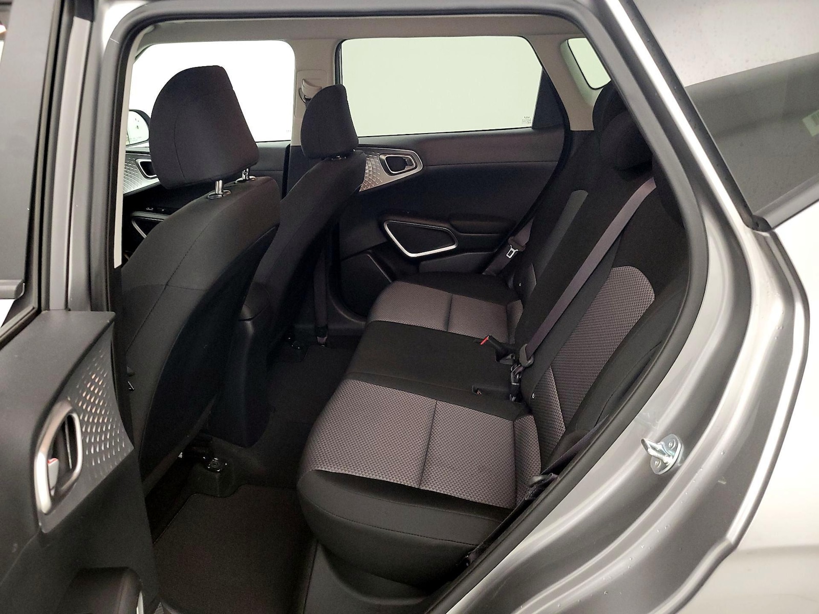 2024 Kia Soul LX - Photo 20