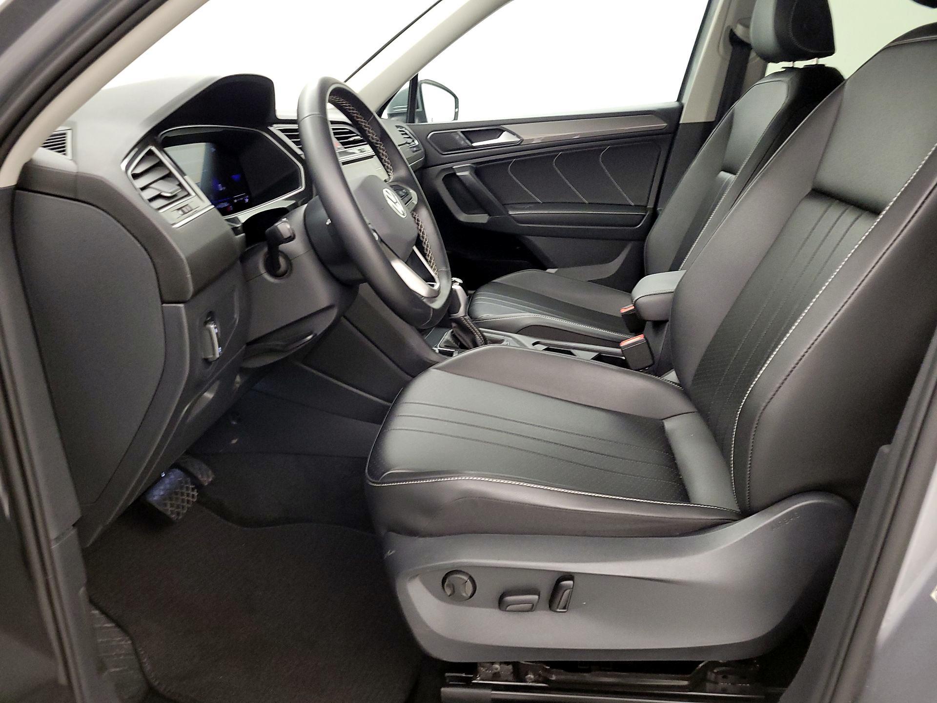 Thumbnail: 2024 Volkswagen Tiguan - 11