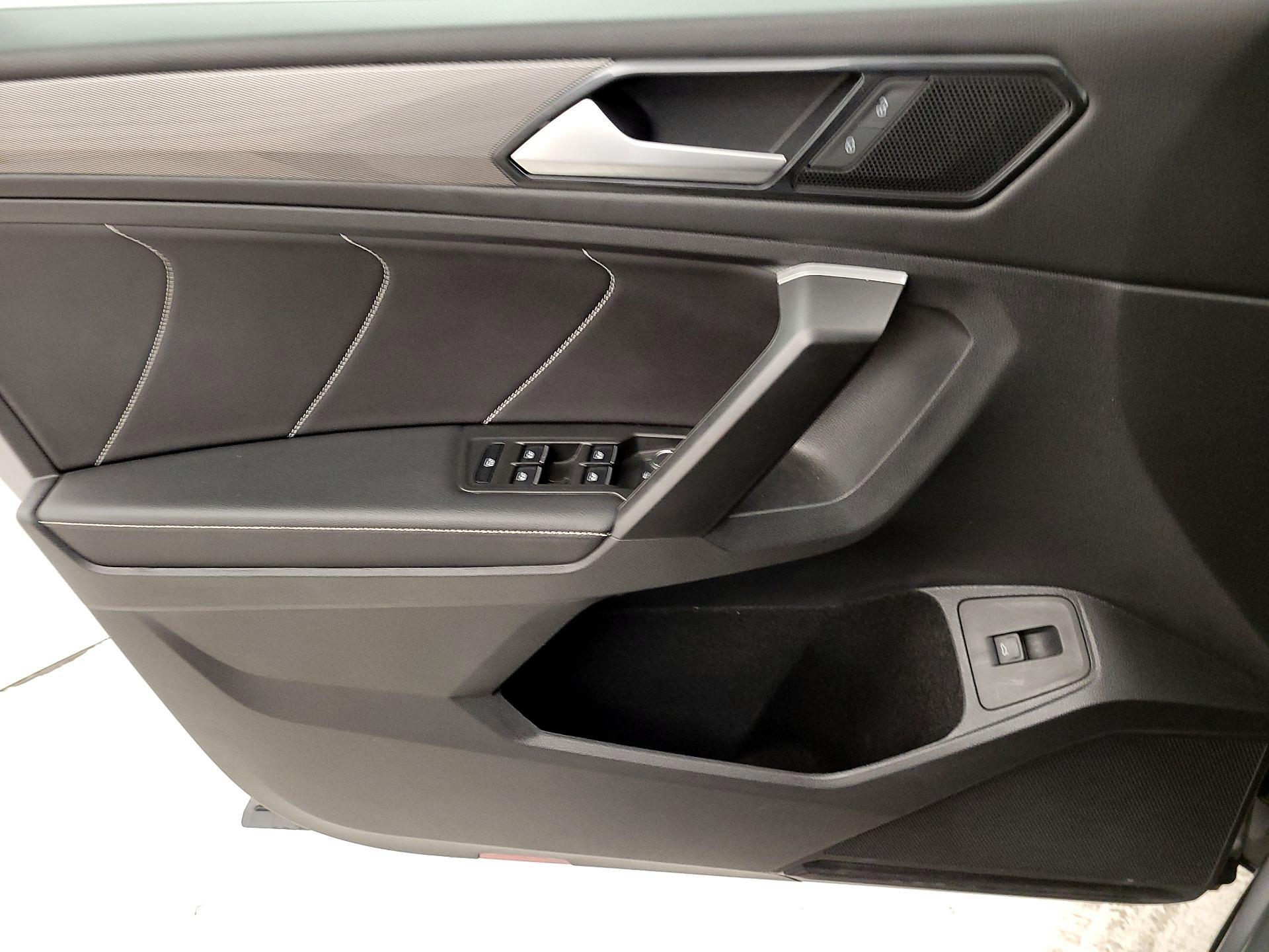 Thumbnail: 2024 Volkswagen Tiguan - 12