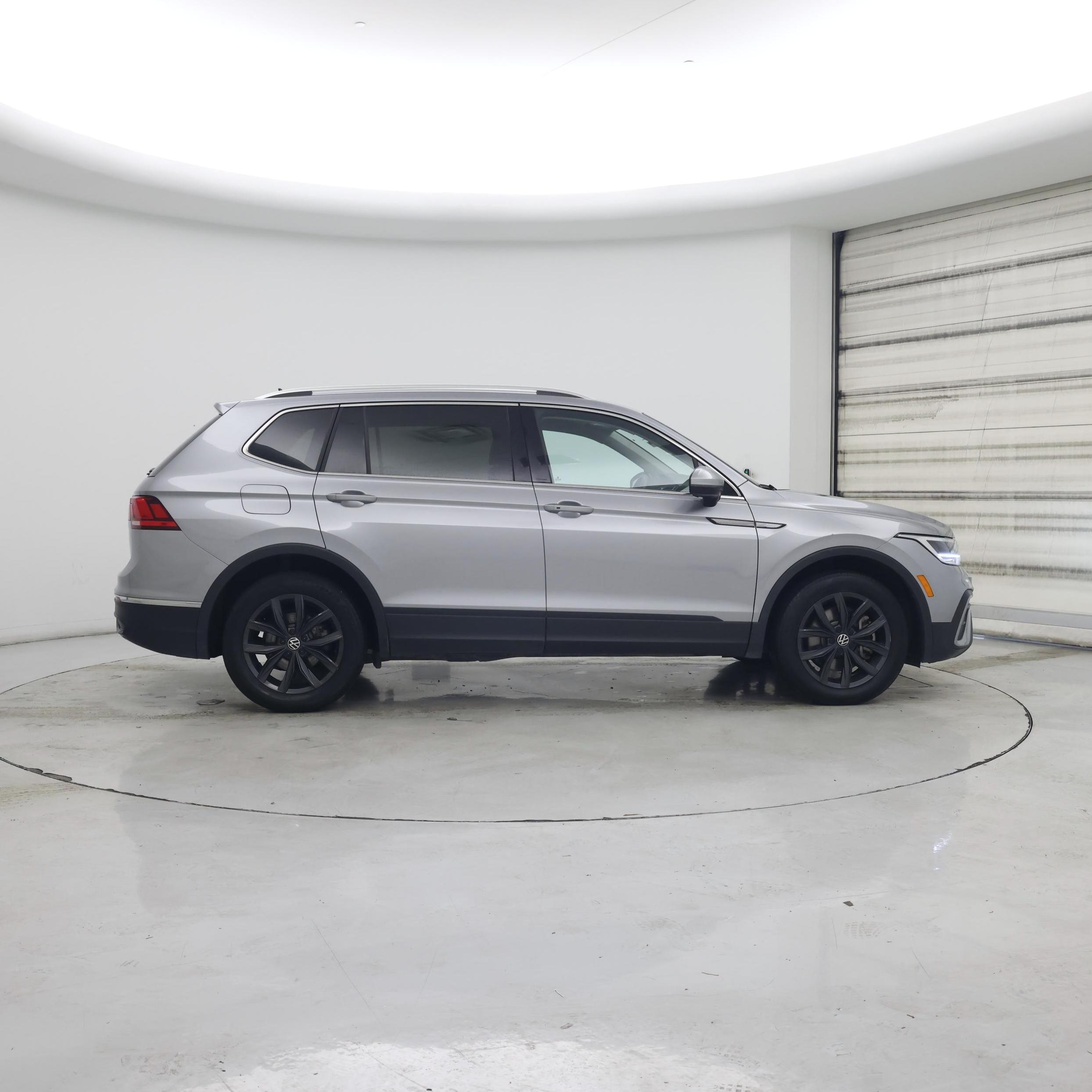 Thumbnail: 2024 Volkswagen Tiguan - 7