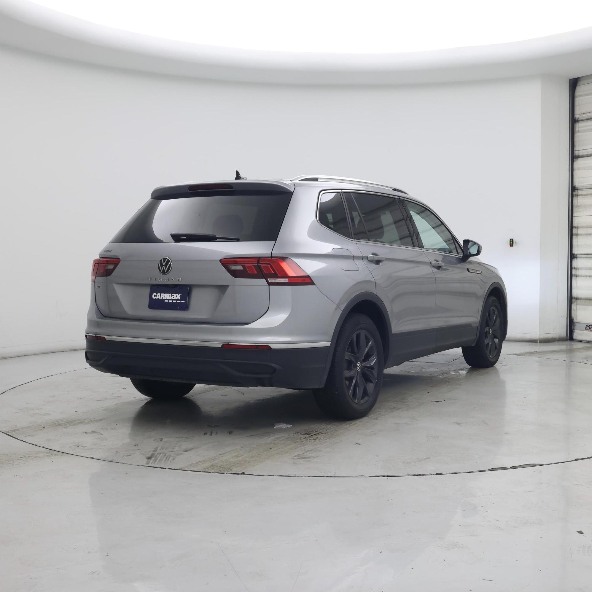 Thumbnail: 2024 Volkswagen Tiguan - 8