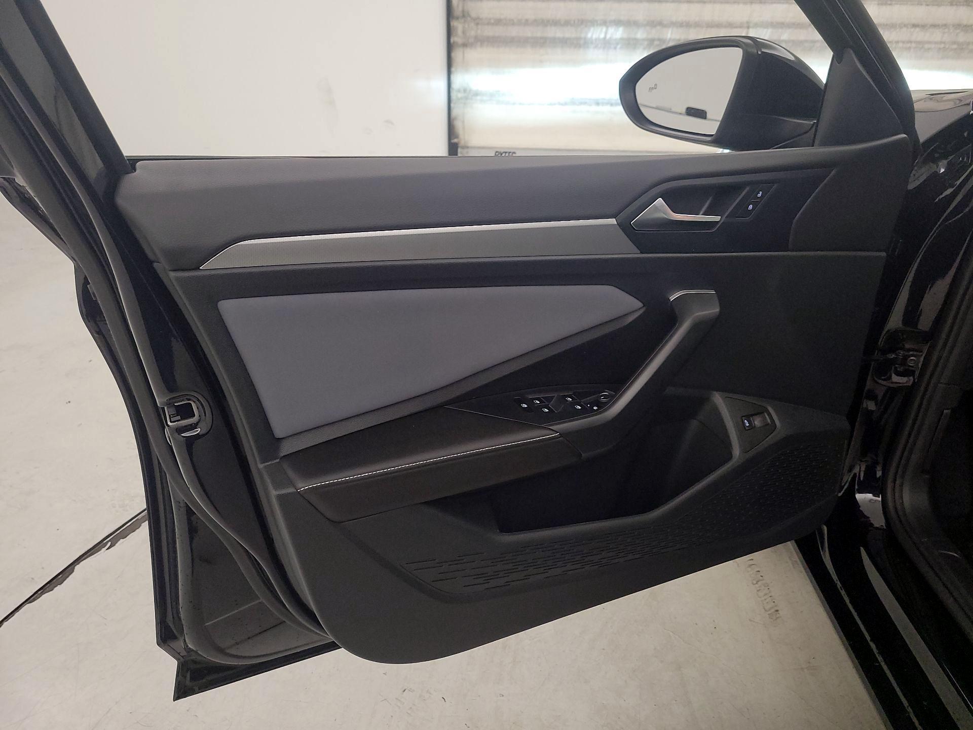 Thumbnail: 2025 Volkswagen Jetta - 12