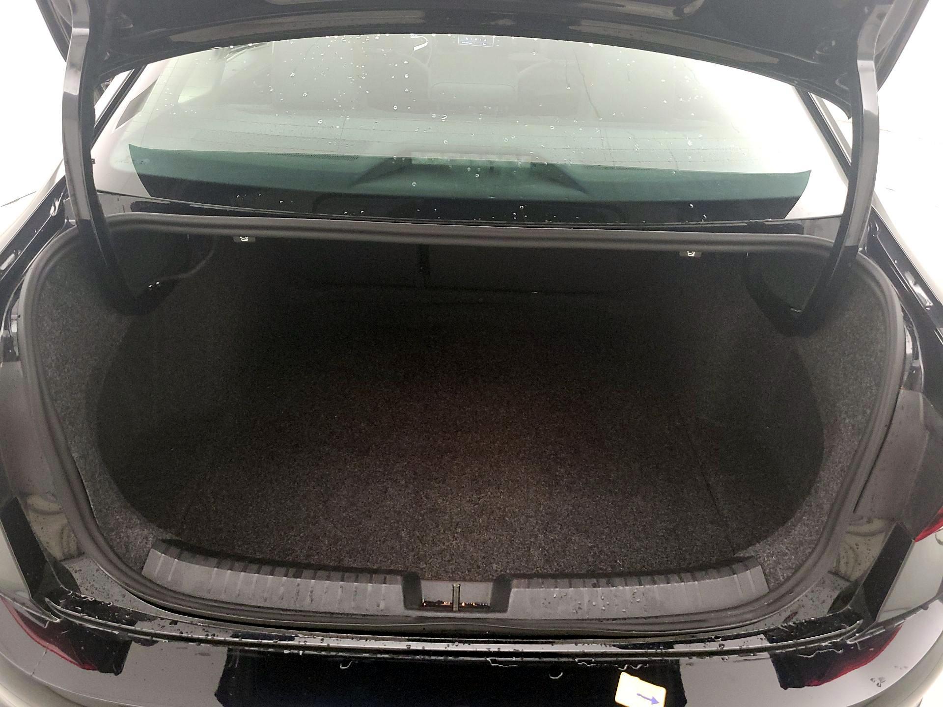 Thumbnail: 2025 Volkswagen Jetta - 18