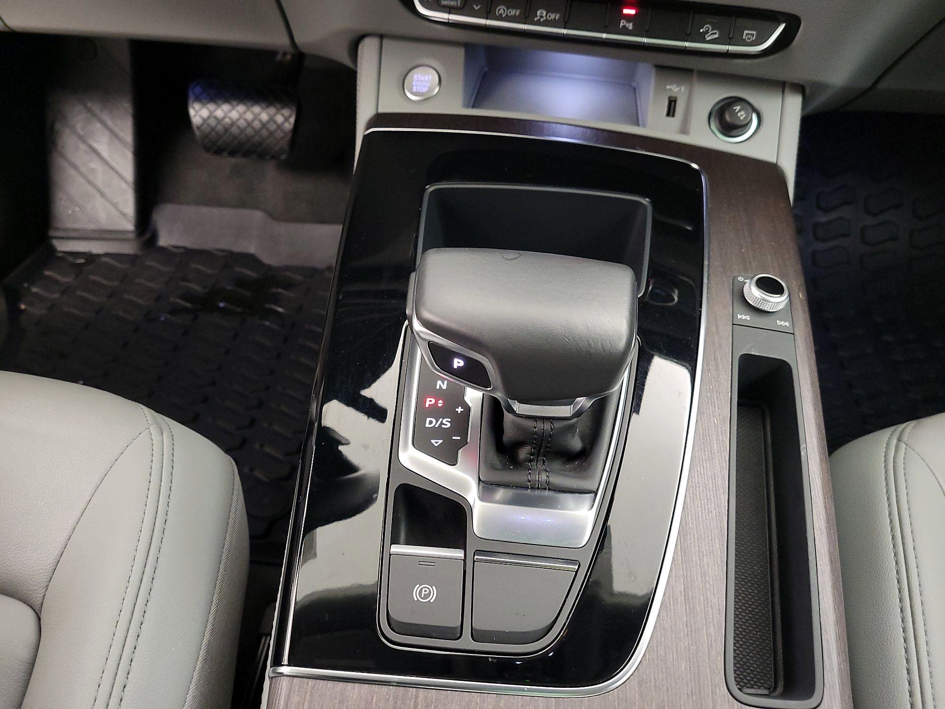 Thumbnail: 2022 Audi Q5 - 16