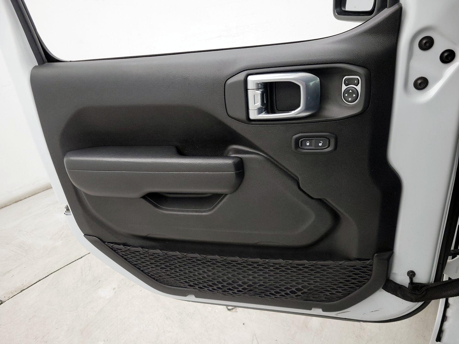 Thumbnail: 2022 Jeep Wrangler - 12