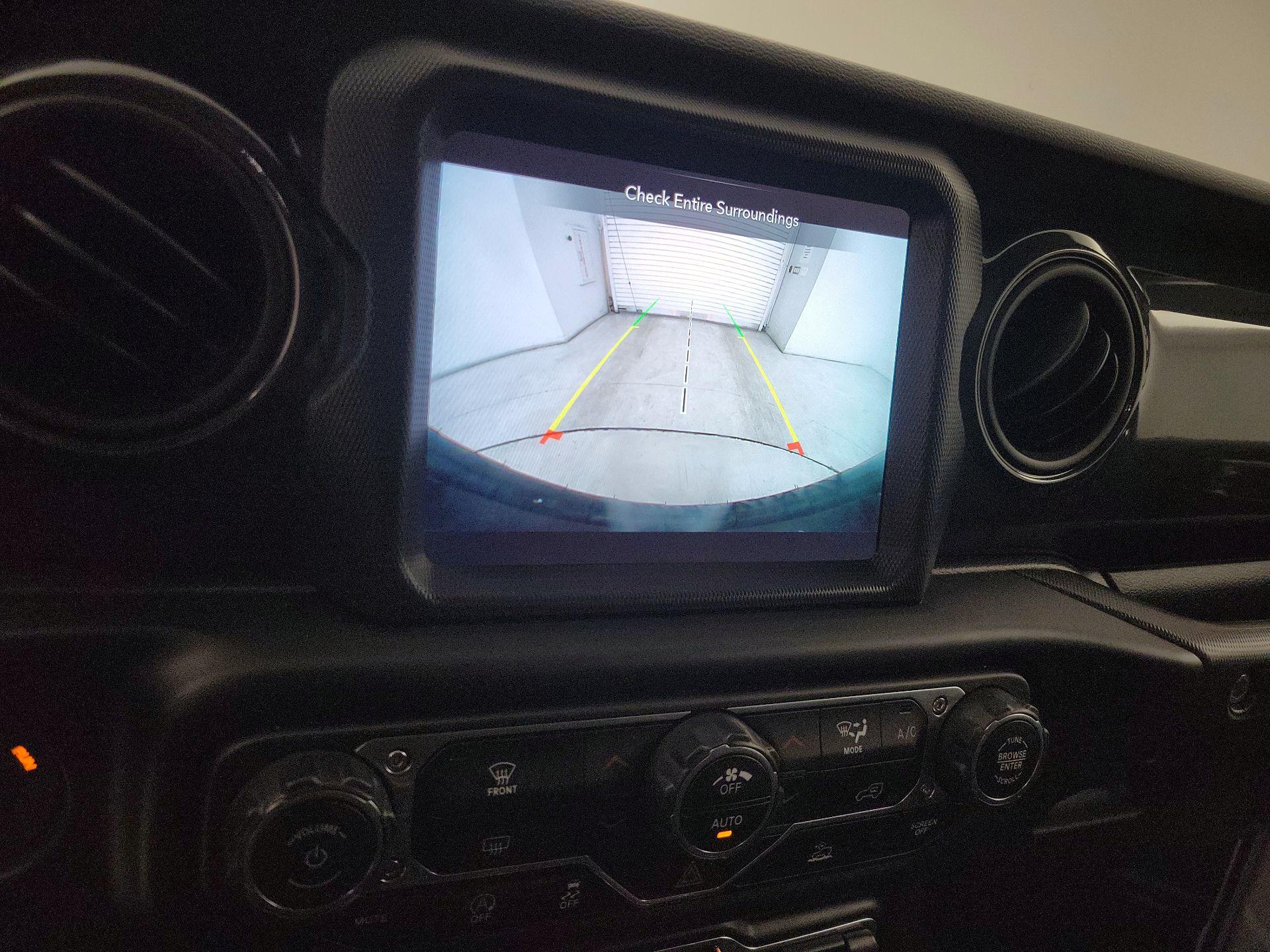 Thumbnail: 2022 Jeep Wrangler - 15