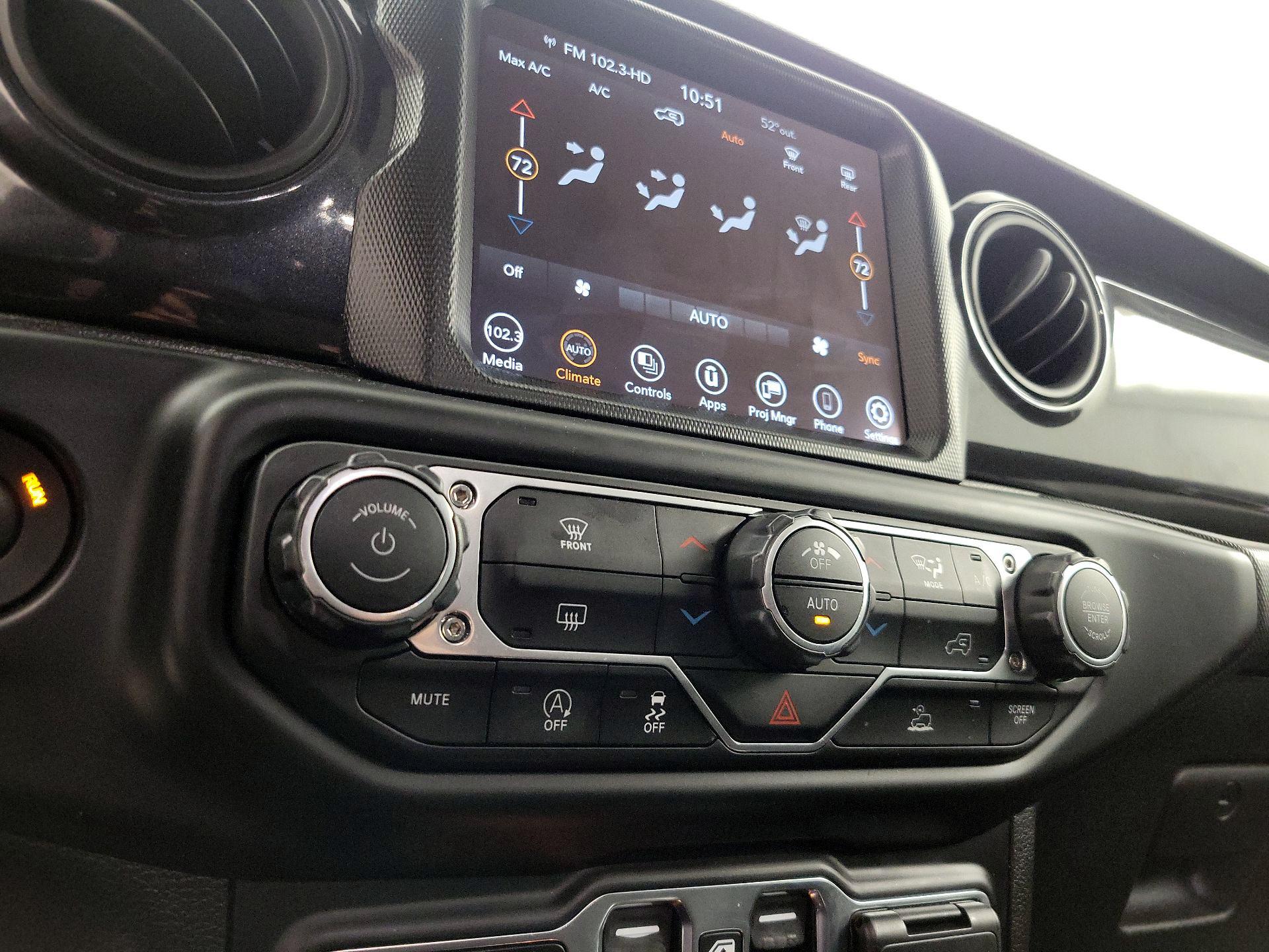 Thumbnail: 2022 Jeep Wrangler - 17