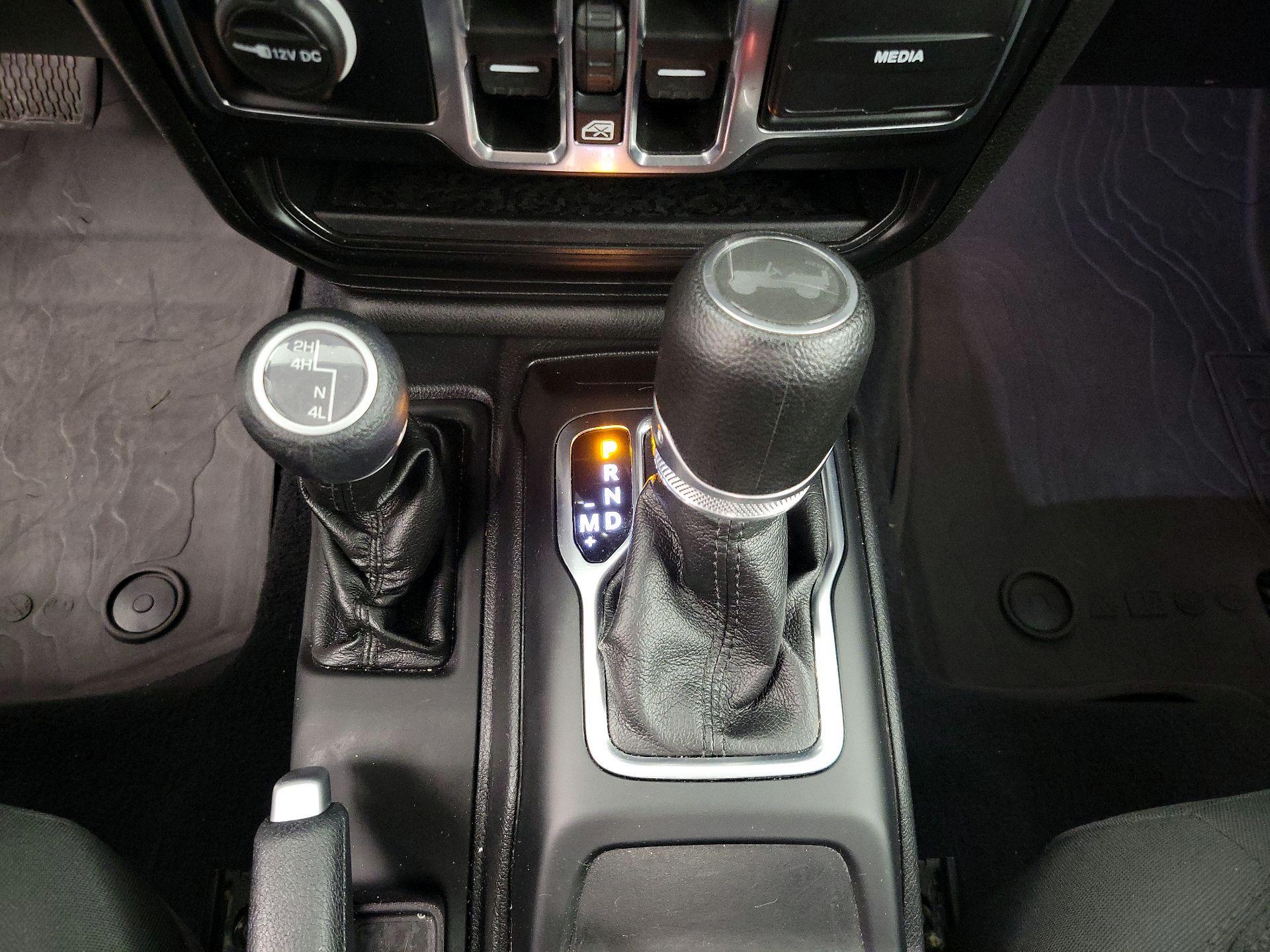 Thumbnail: 2022 Jeep Wrangler - 18