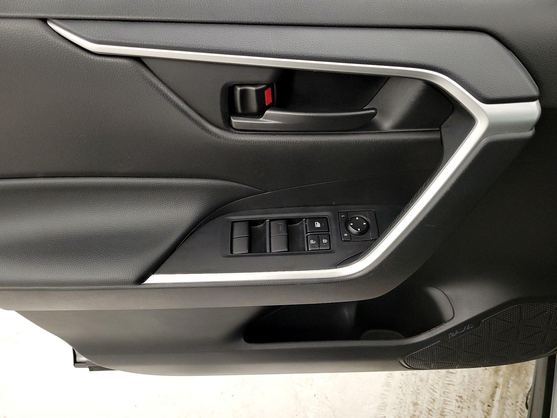 Thumbnail: 2024 Toyota RAV4 - 12