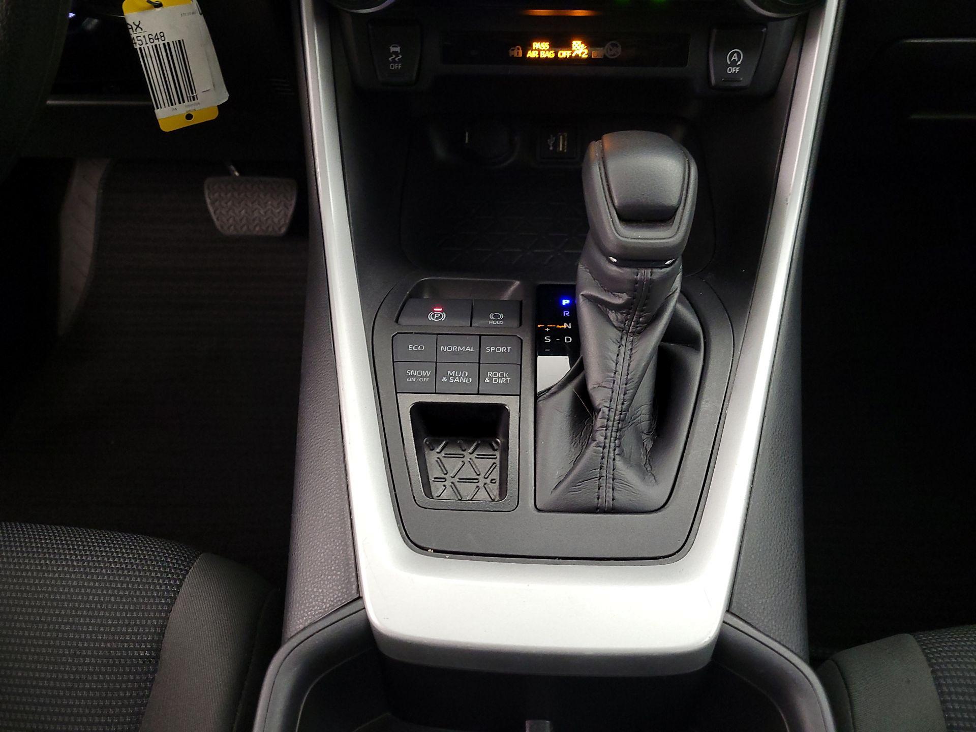 Thumbnail: 2024 Toyota RAV4 - 16