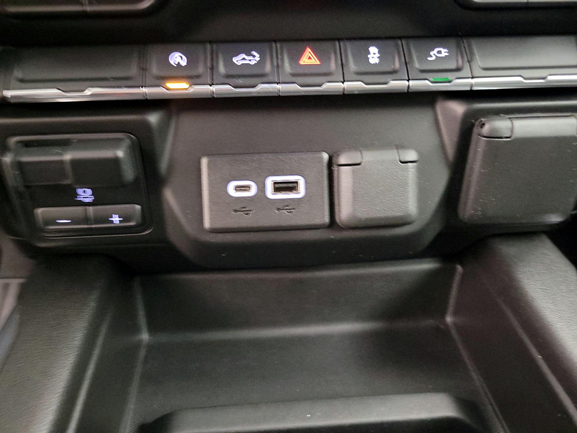 Thumbnail: 2022 Chevrolet Silverado 1500 - 18