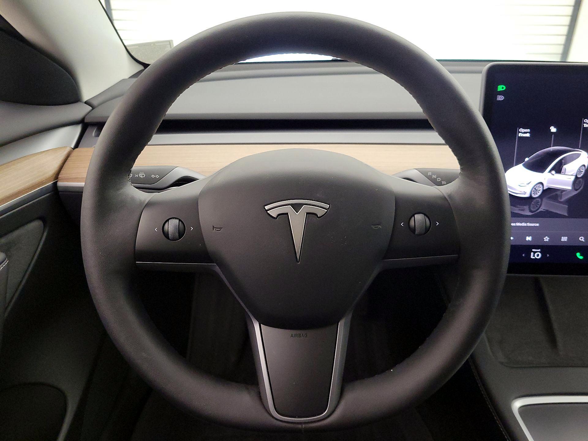 Thumbnail: 2023 Tesla Model 3 - 10