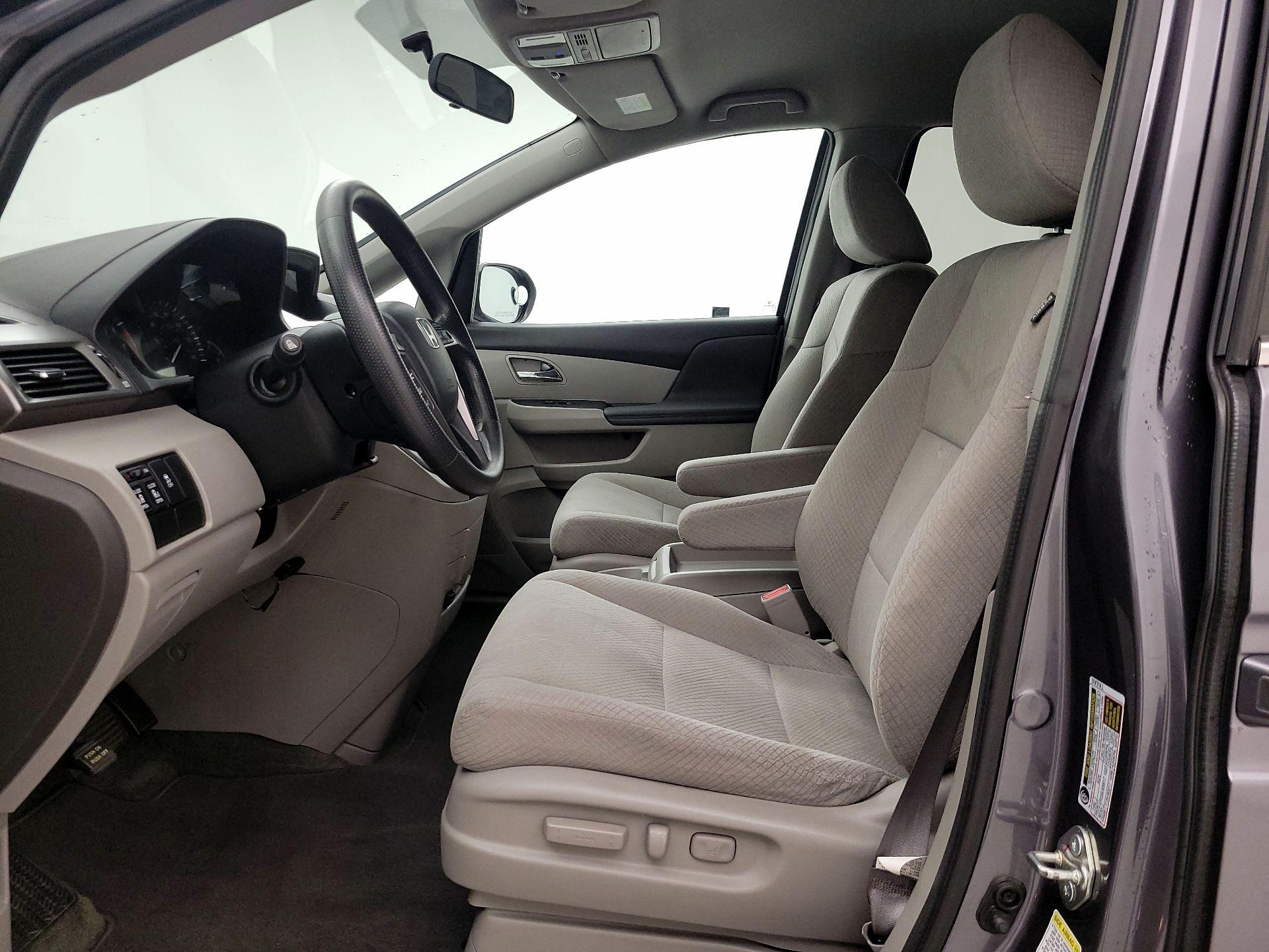 Thumbnail: 2015 Honda Odyssey - 11