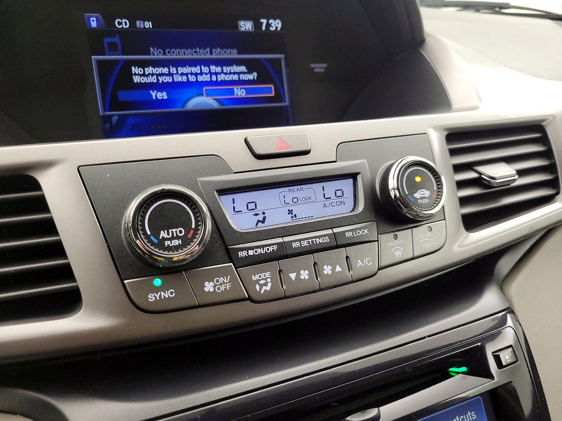 Thumbnail: 2015 Honda Odyssey - 16