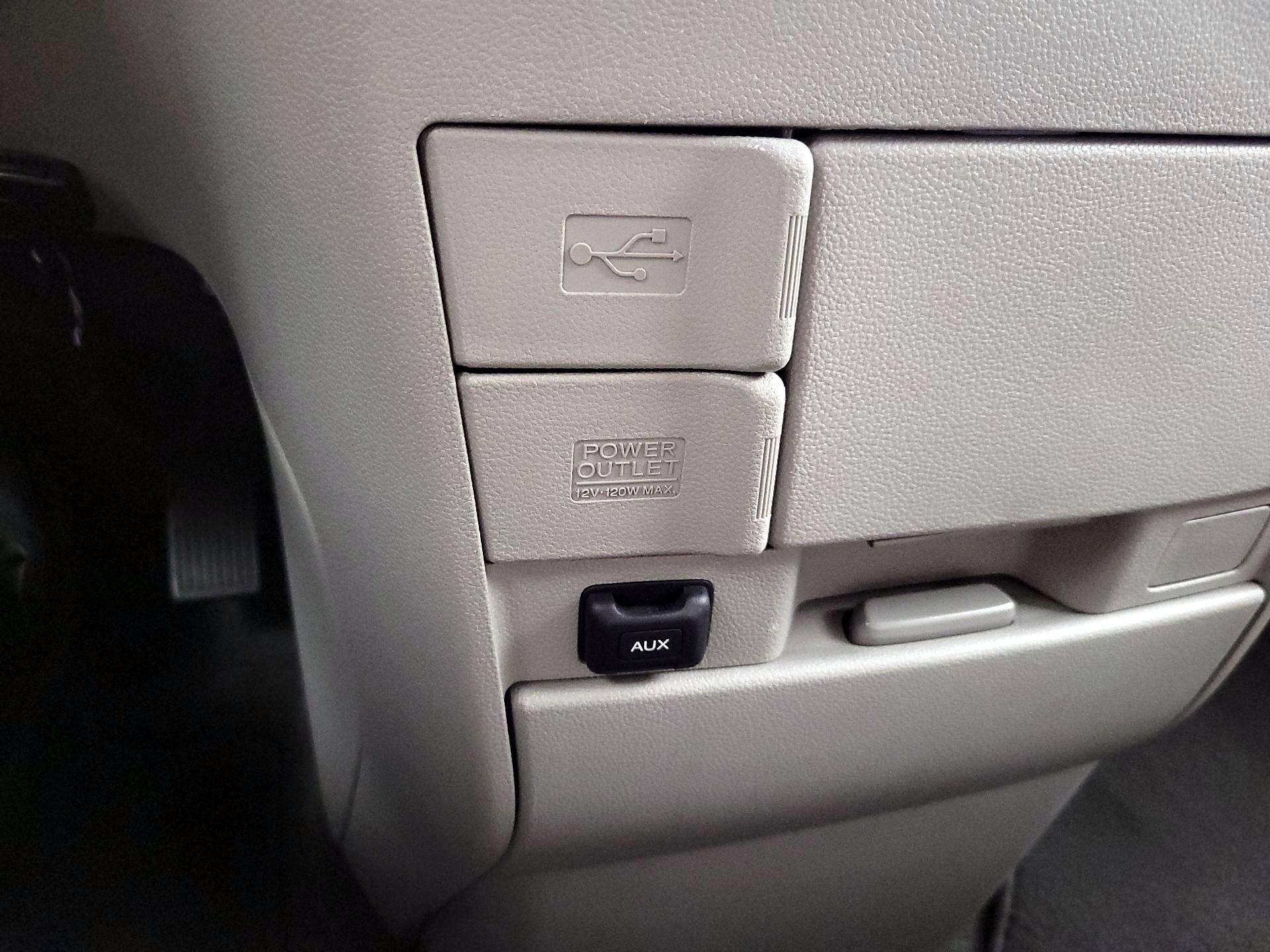 Thumbnail: 2015 Honda Odyssey - 18