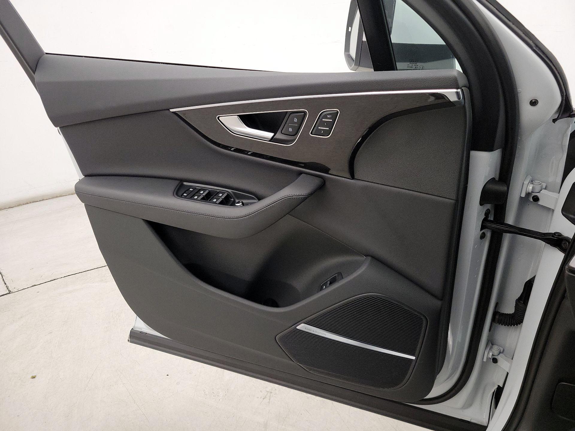 Thumbnail: 2024 Audi Q7 - 12