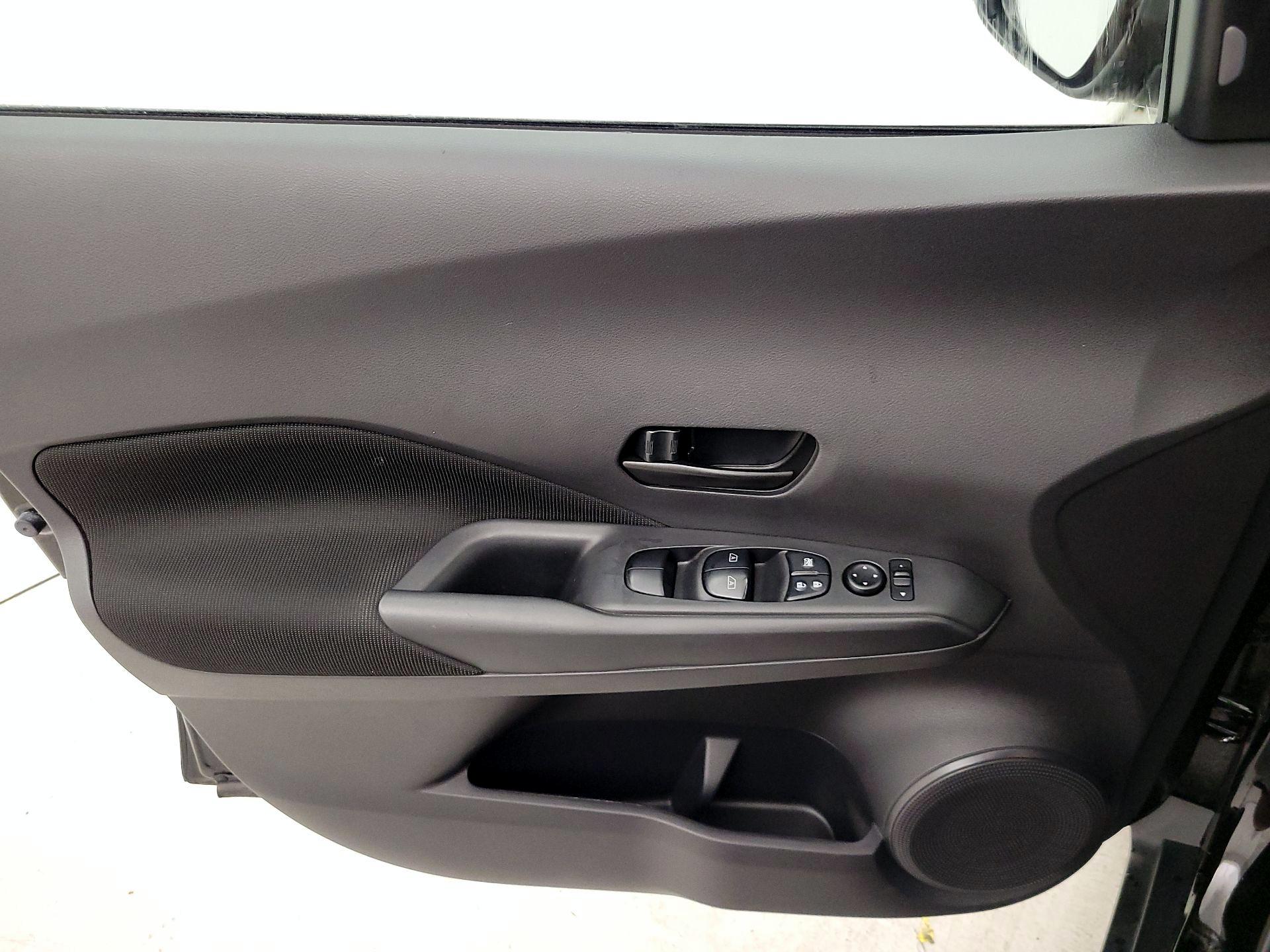 Thumbnail: 2021 Nissan Kicks - 12