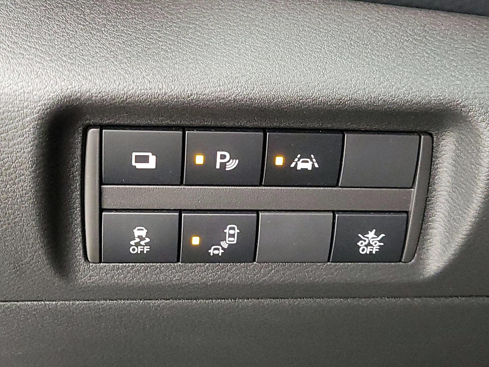 Thumbnail: 2021 Nissan Kicks - 13