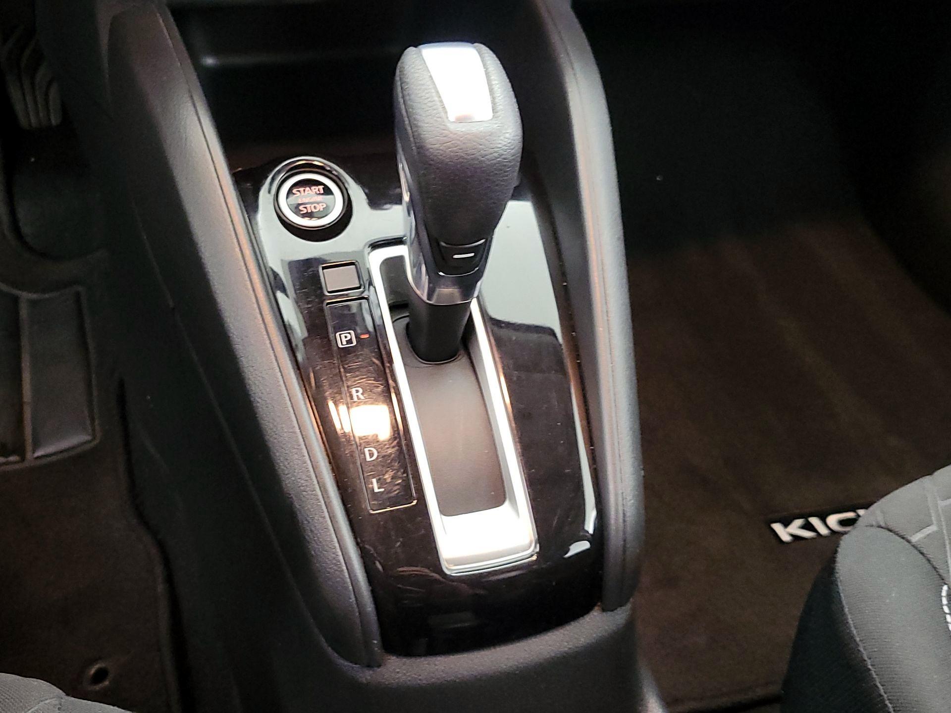 Thumbnail: 2021 Nissan Kicks - 17